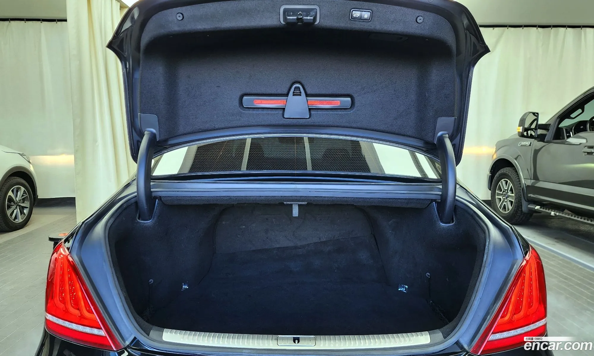 Genesis EQ900 2017 — 12