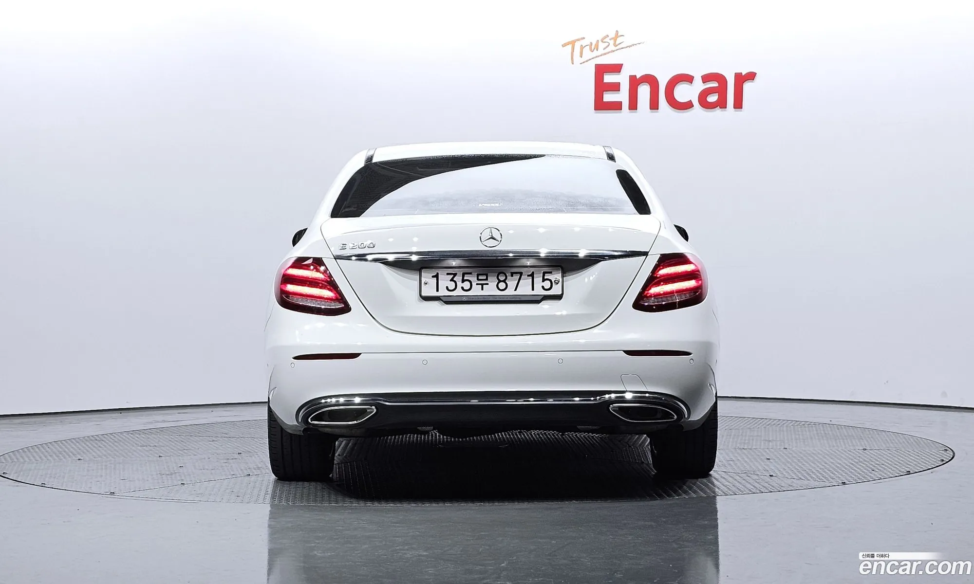 Mercedes-Benz E-Class W213 2018 WDDZF4CB1JA424282 — 9