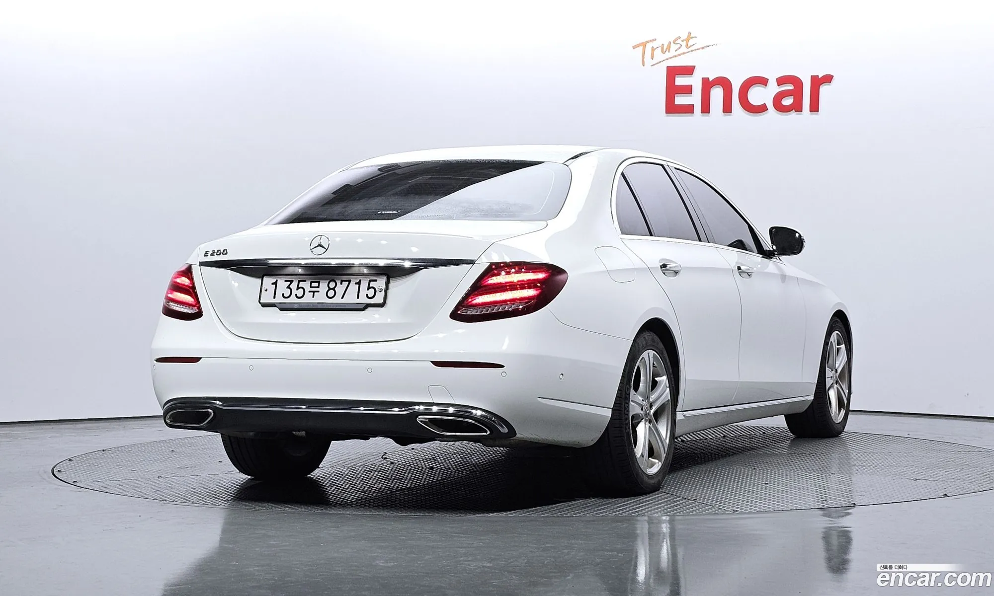 Mercedes-Benz E-Class W213 2018 WDDZF4CB1JA424282 — 8