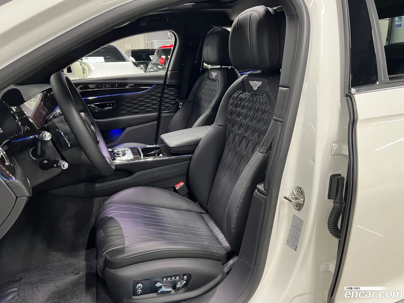 Bentley Flying Spur 2021 — 17