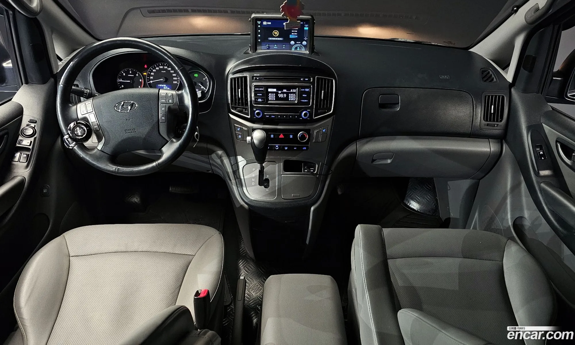 Hyundai Grand Starex 2021 — 17