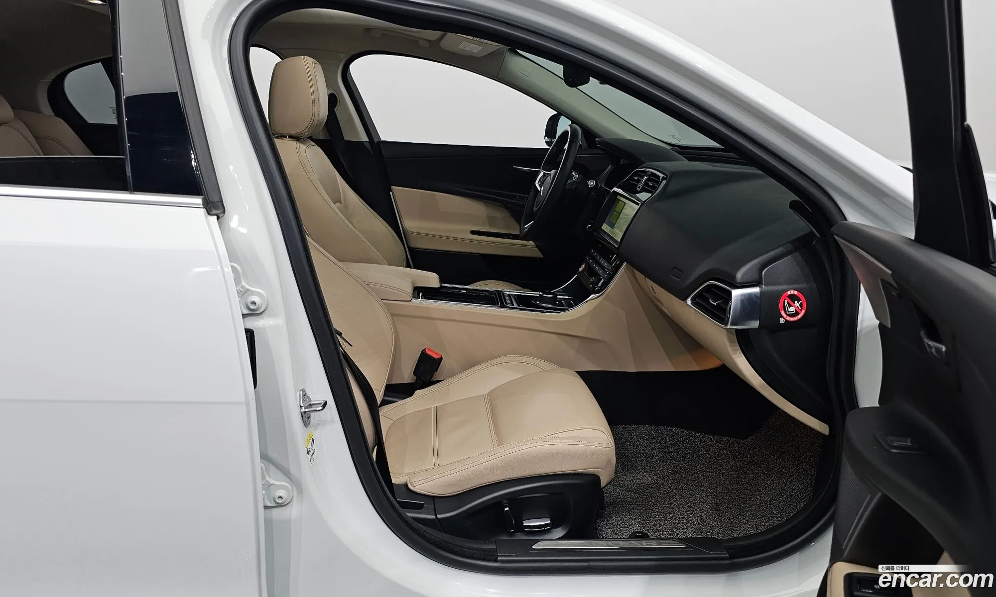Jaguar XE 2019 SAJAB4BN6KCP45031 — 7