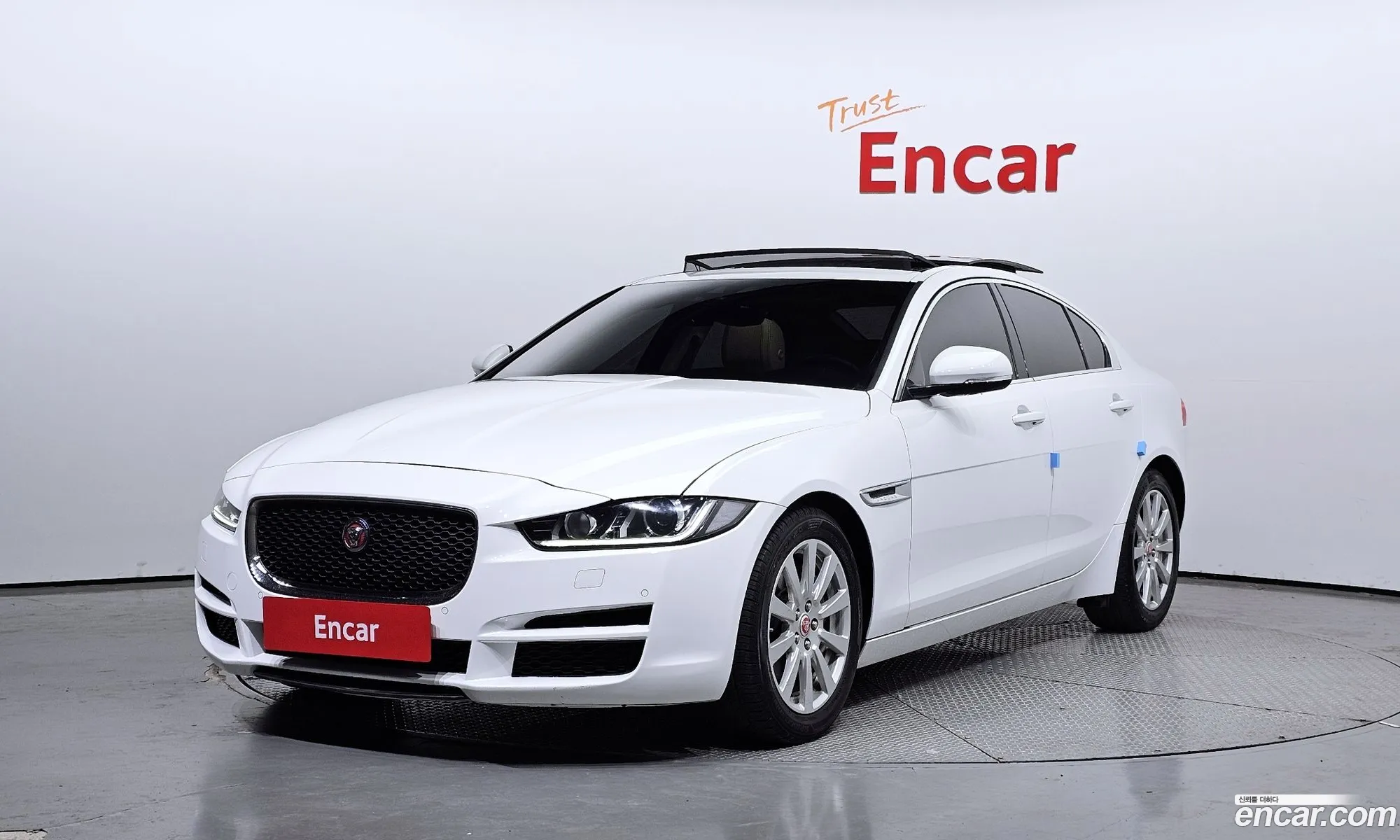 Jaguar XE 2019 SAJAB4BN6KCP45031 — 10