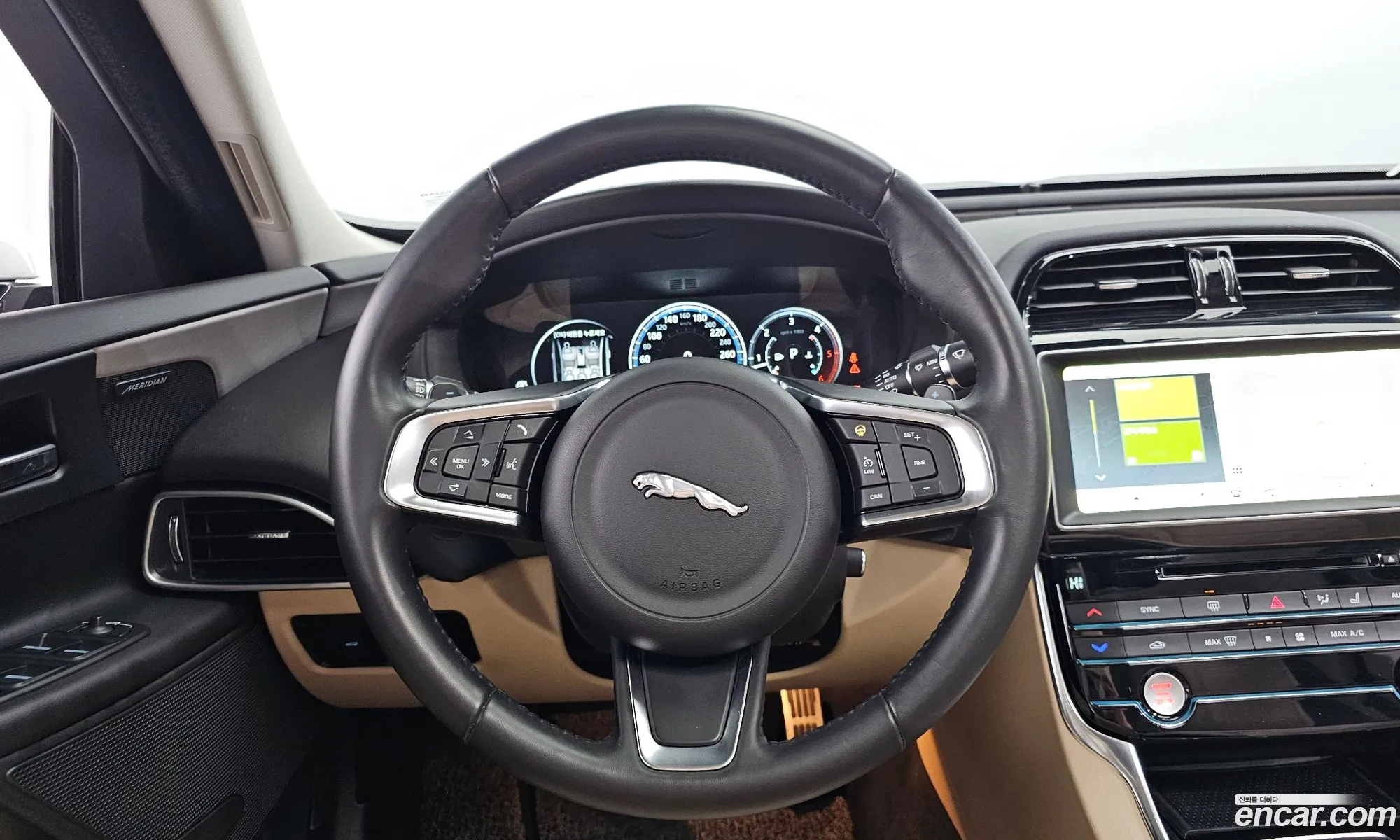 Jaguar XE 2019 SAJAB4BN6KCP45031 — 18