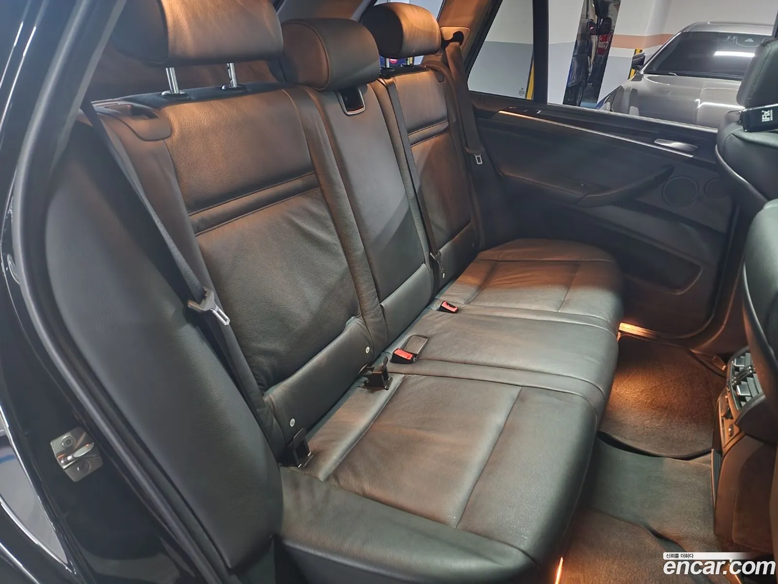 BMW X5 2010 — 7