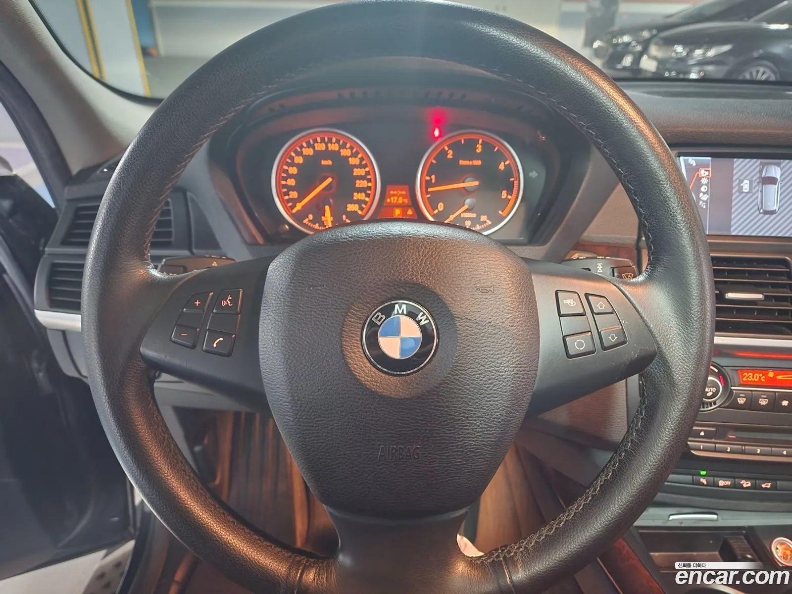 BMW X5 2010 — 16