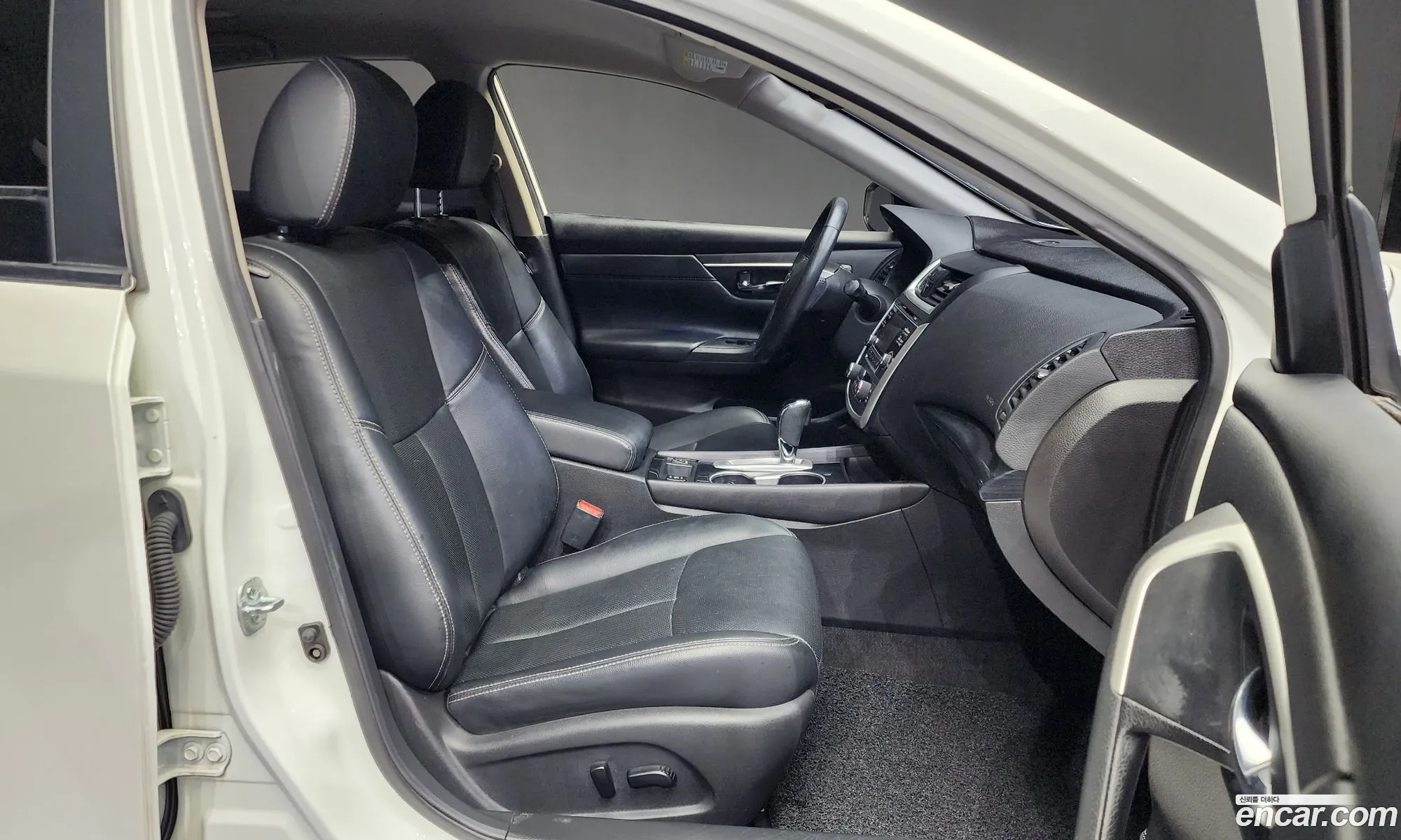 Nissan Altima 2016 1N4AL3AP3HC105205 — 4
