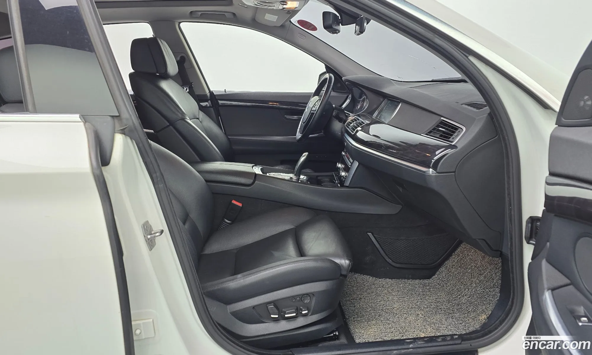 BMW 5 Series GT 2011 WBASP2C50BC337855 — 5