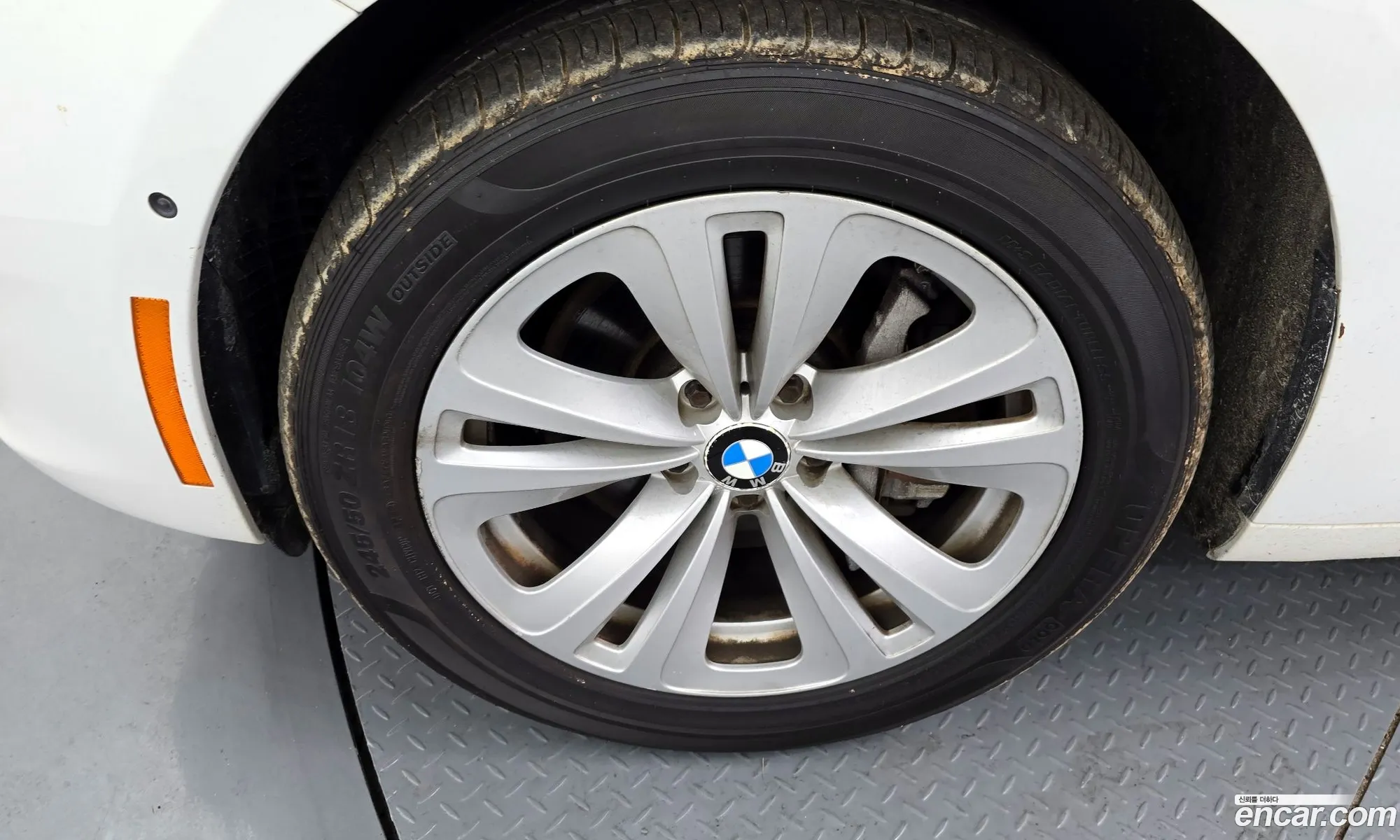 BMW 5 Series GT 2011 WBASP2C50BC337855 — 11