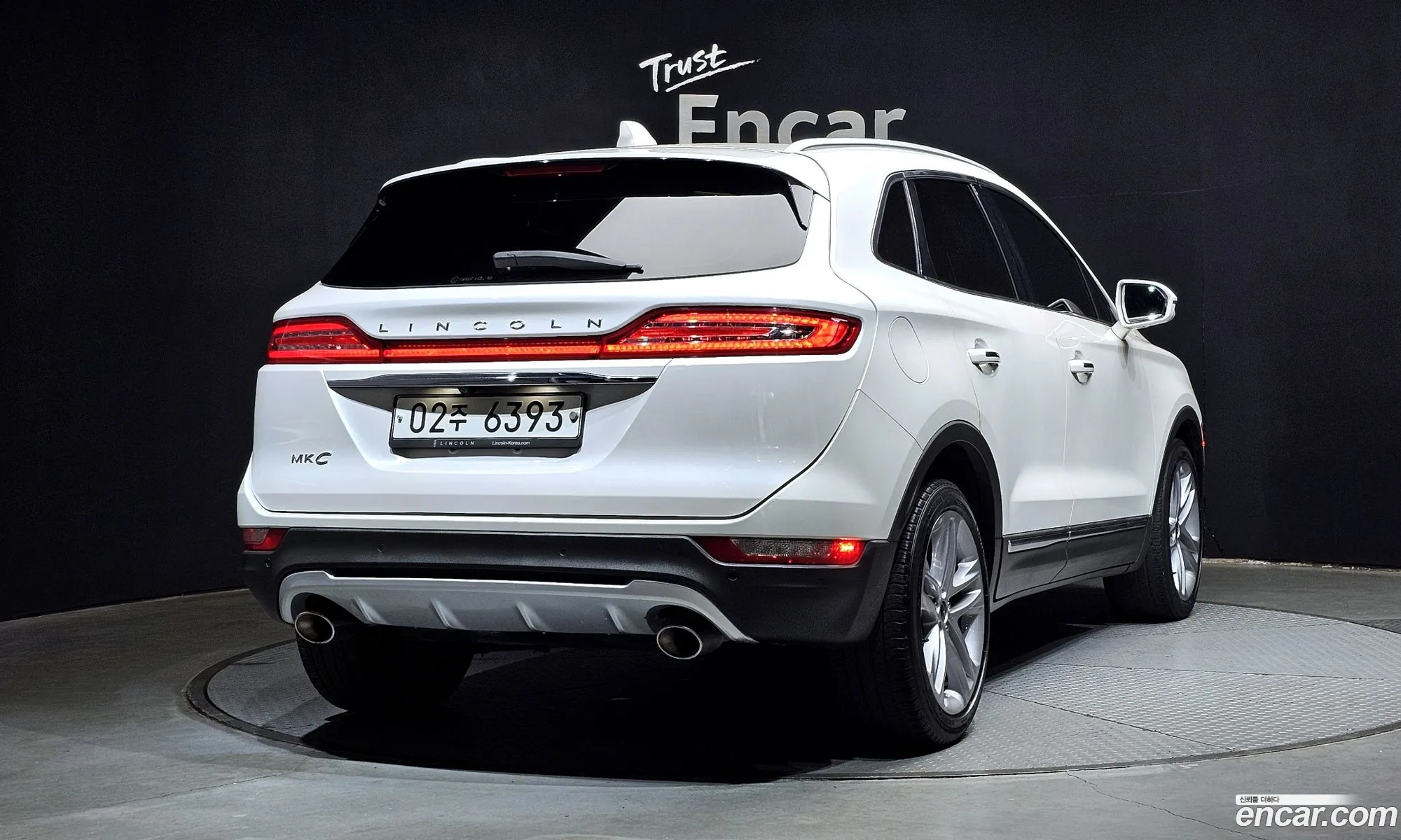 Lincoln MKC 2019 5LMCJ3D97KUL37094 — 13