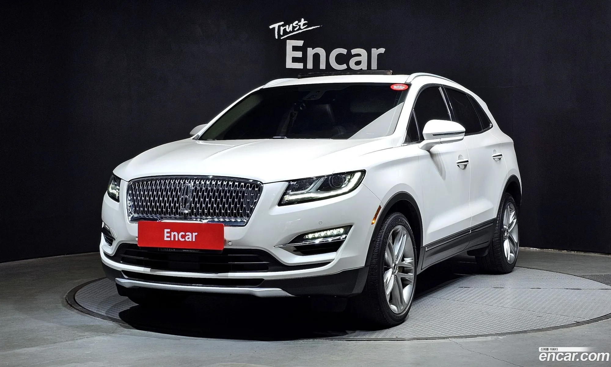 Lincoln MKC 2019 5LMCJ3D97KUL37094 — 8