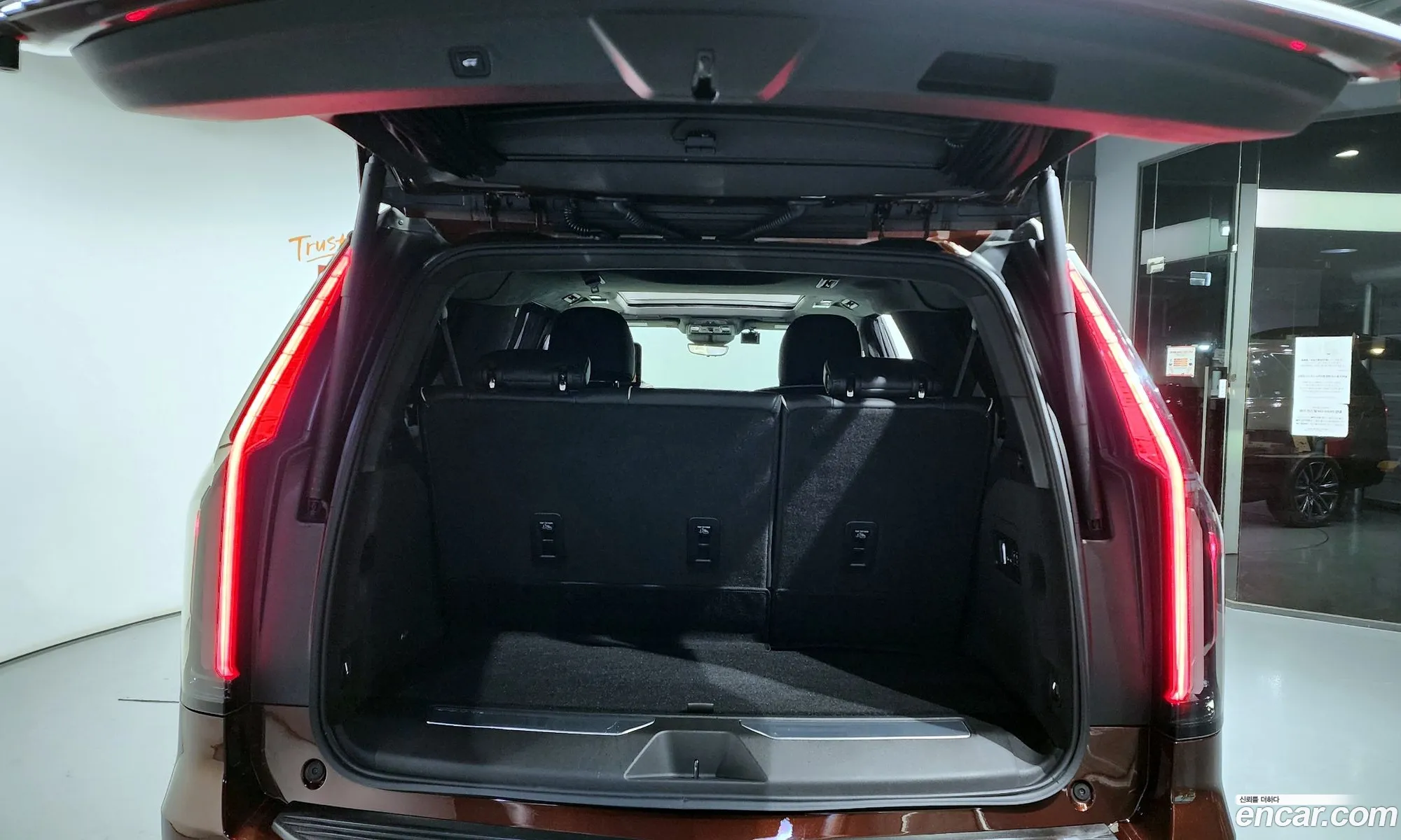 Cadillac Escalade 2022 — 9