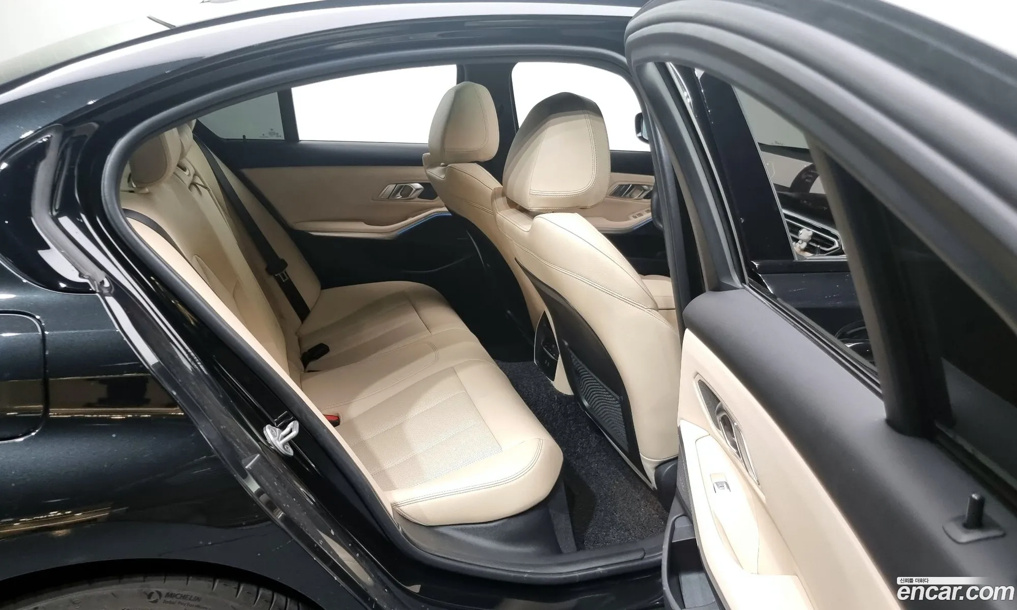 BMW 3 Series 2023 — 7