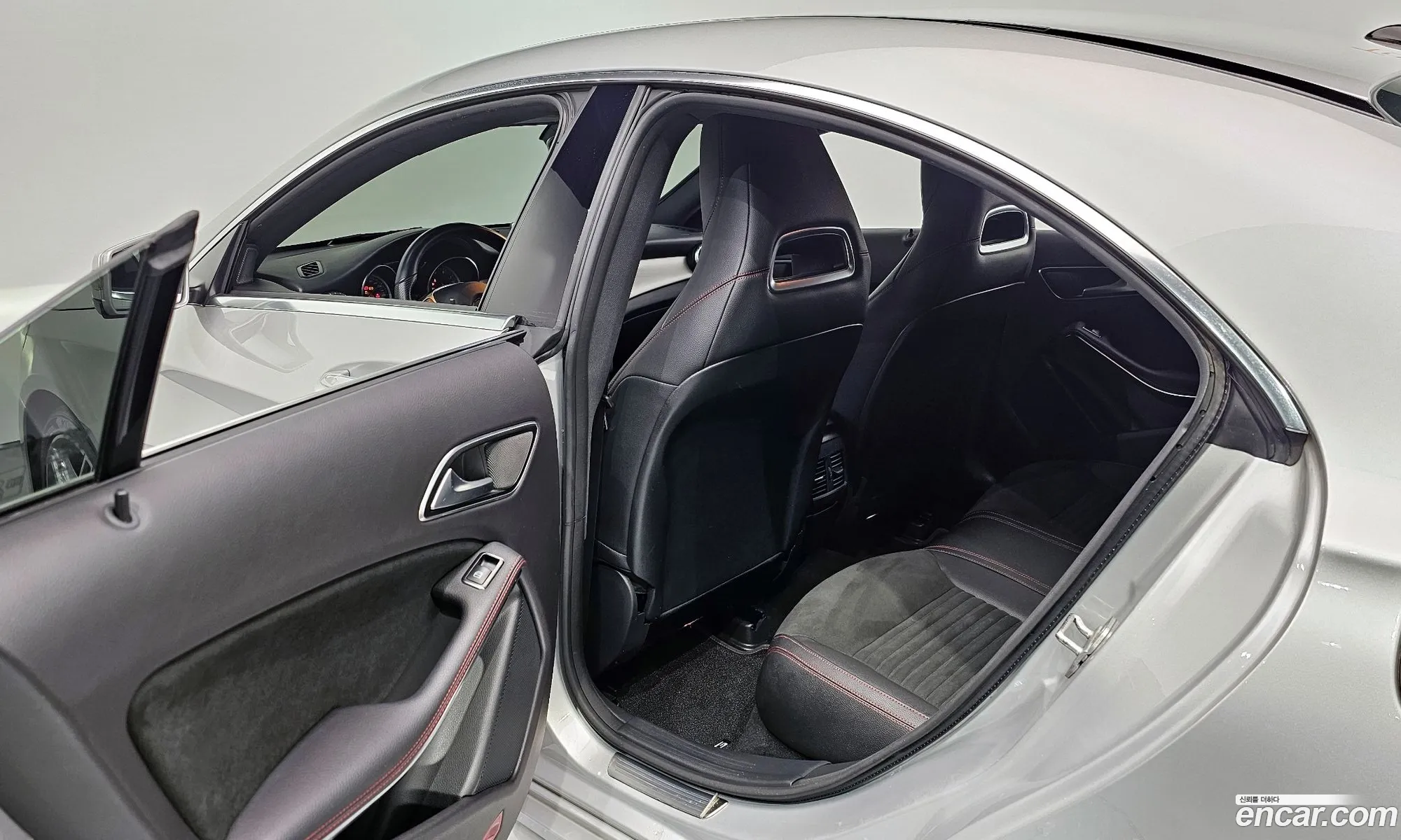 Mercedes-Benz CLA-Class C117 2018 — 18