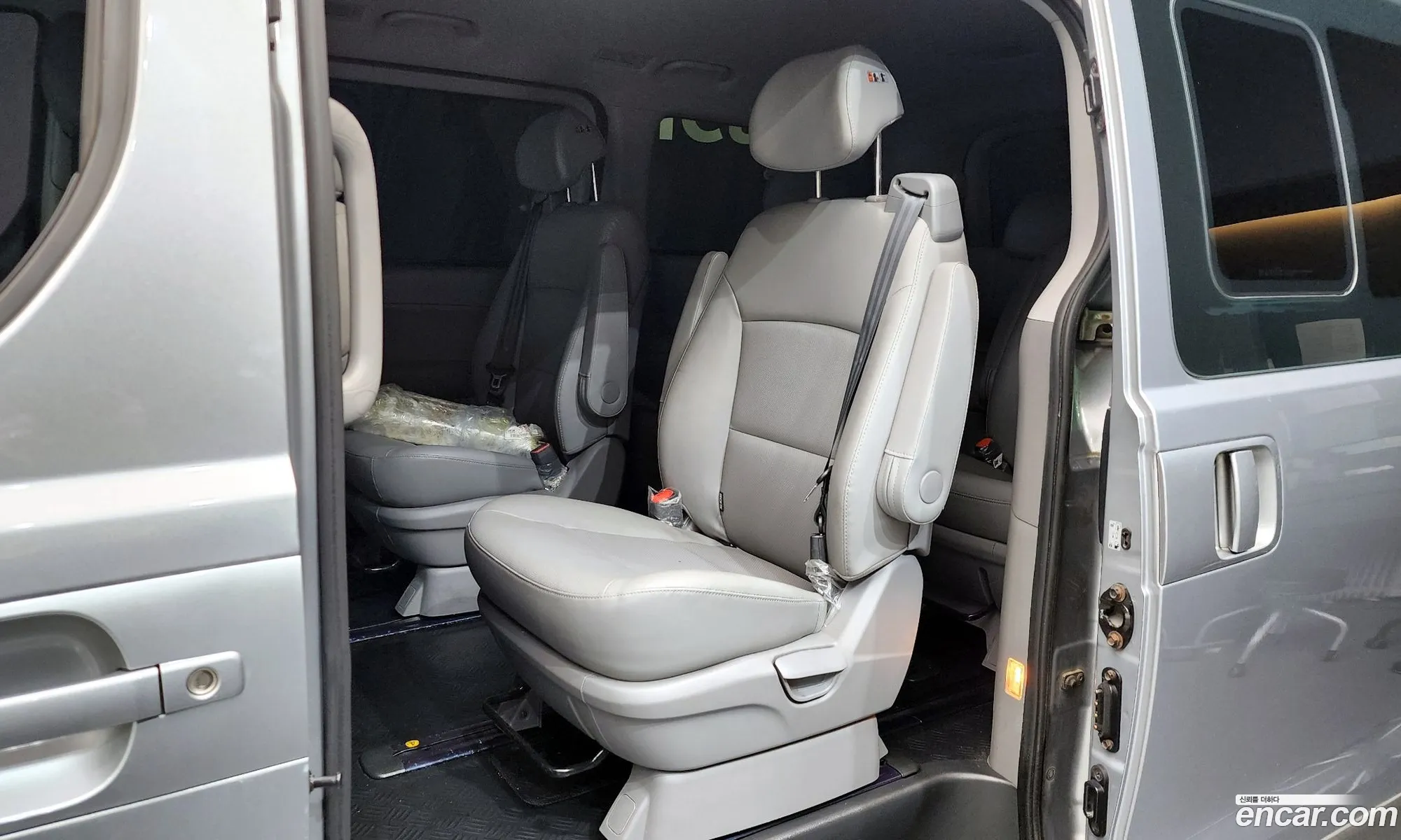 Hyundai Grand Starex 2020 — 17