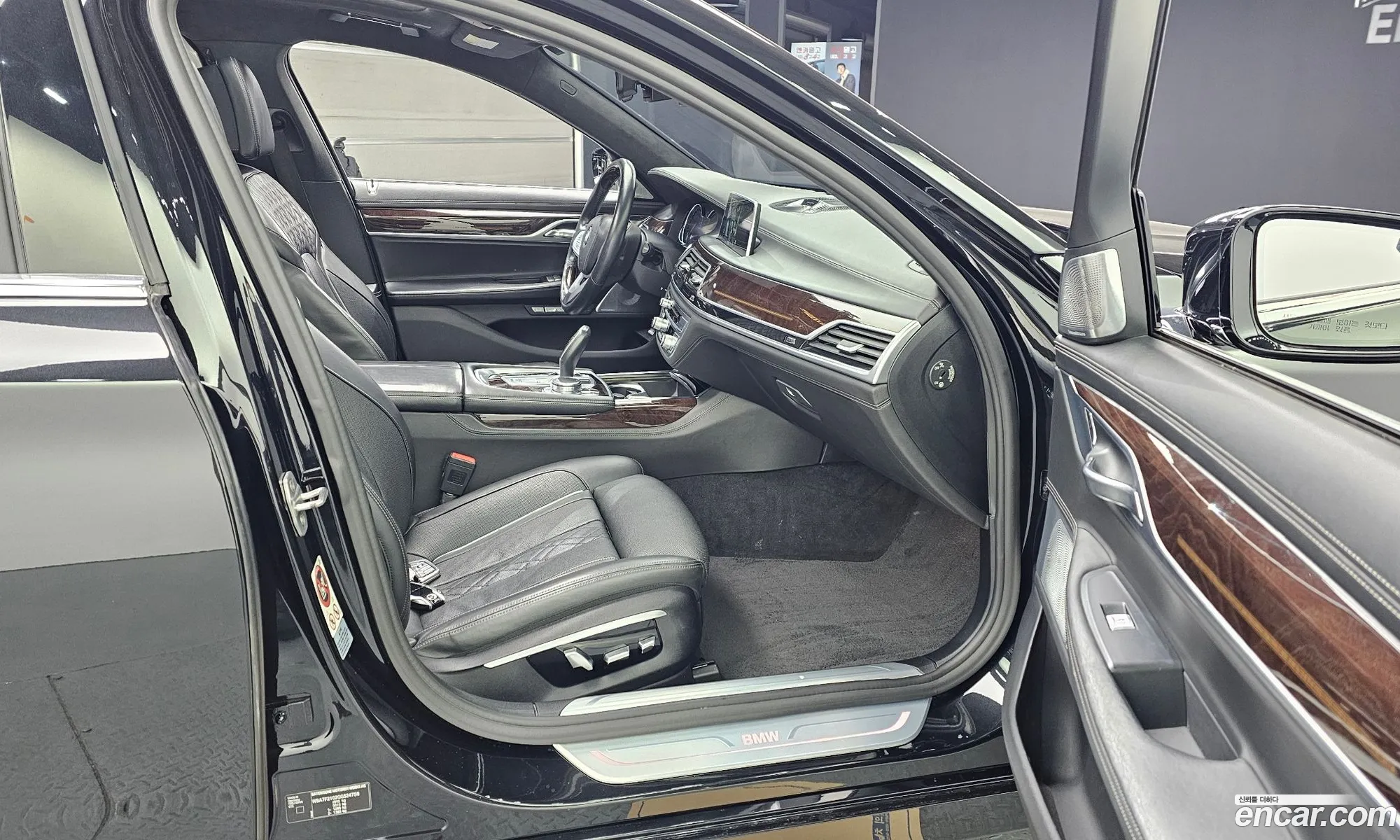BMW 7 Series 2016 WBA7F2102GG524756 — 18