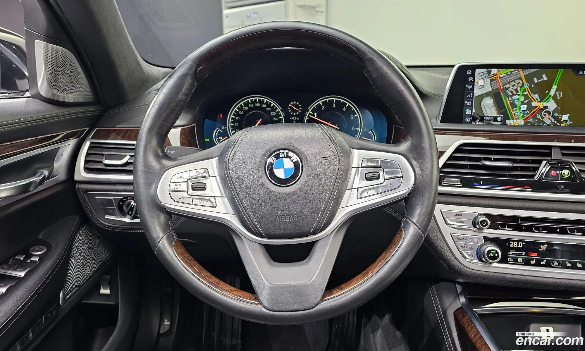 BMW 7 Series 2016 WBA7F2102GG524756 — 8