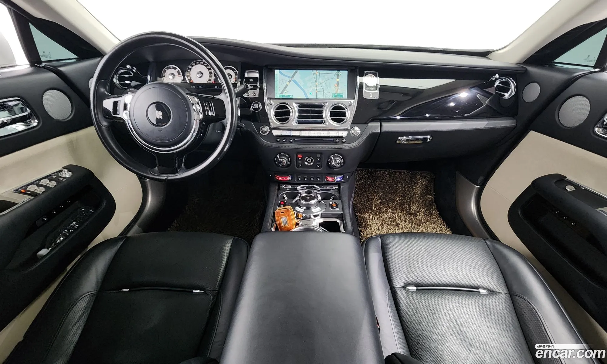 Rolls-Royce Wraith 2015 18181818818181818 — 14