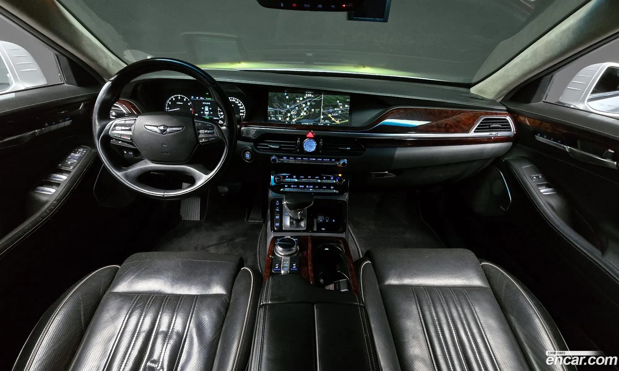 Genesis EQ900 2016 — 5