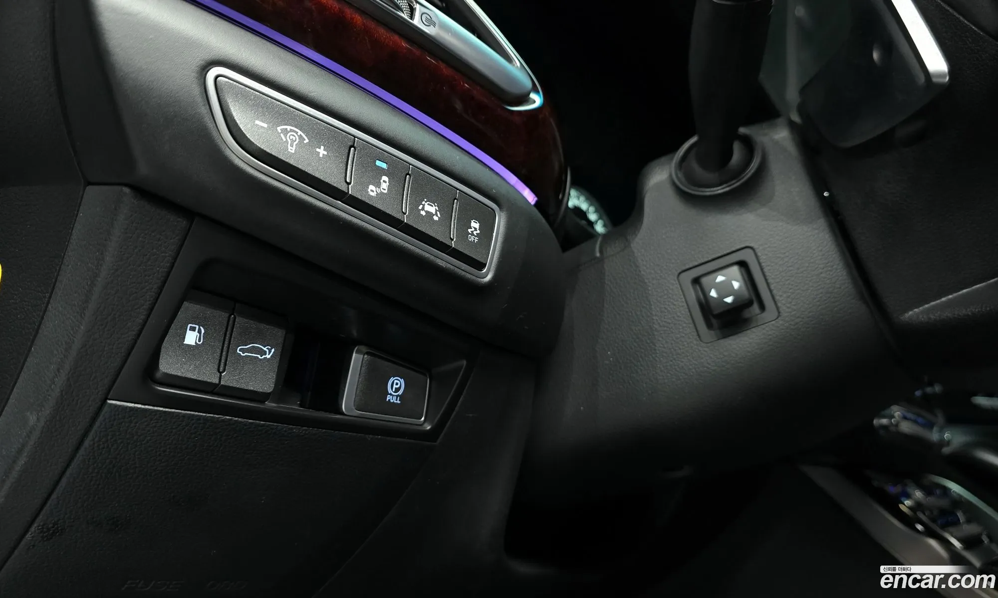 Genesis EQ900 2016 — 12