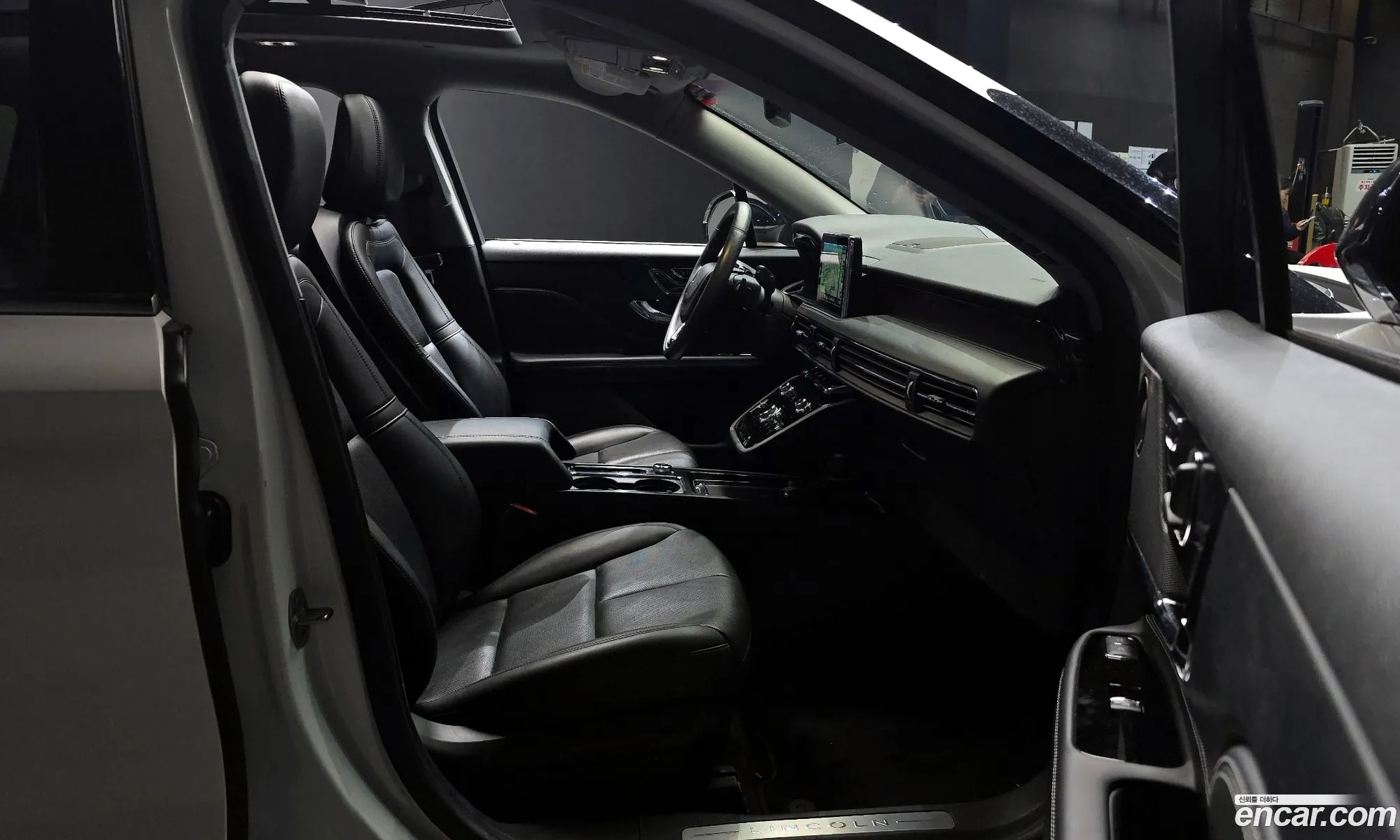 Lincoln Corsair 2021 5LMCJ2D98MUL02996 — 19