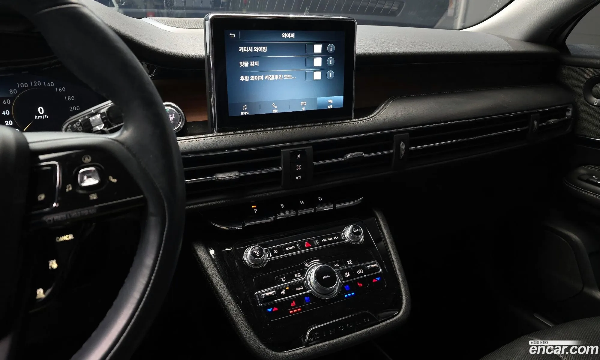 Lincoln Corsair 2021 5LMCJ2D98MUL02996 — 11