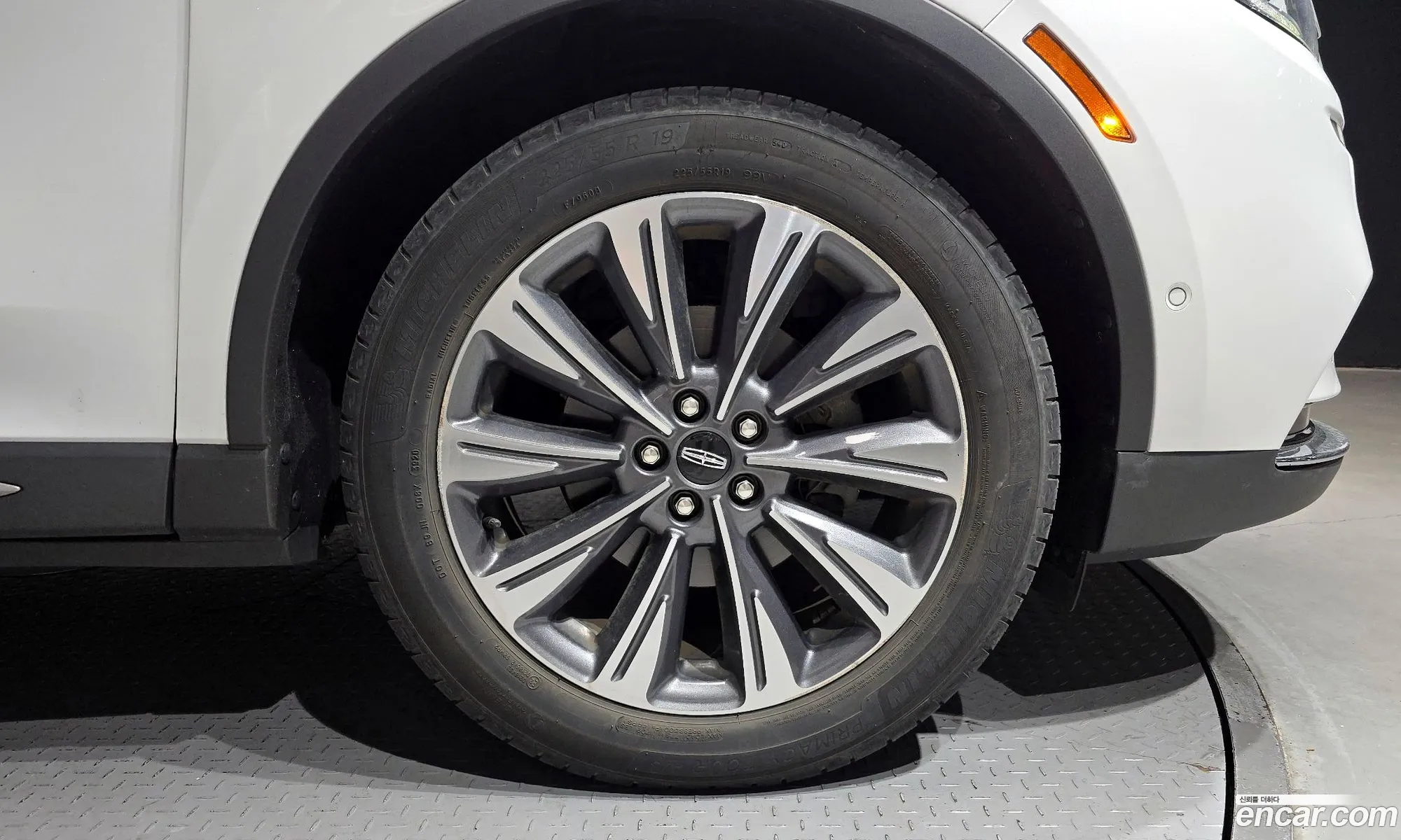 Lincoln Corsair 2021 5LMCJ2D98MUL02996 — 12