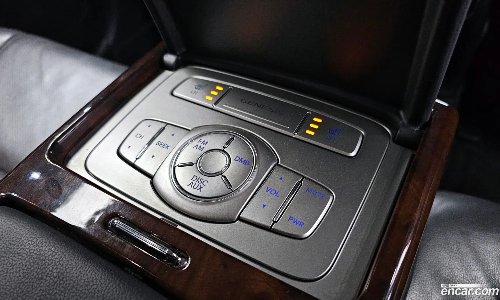 Hyundai Genesis 2010 — 8