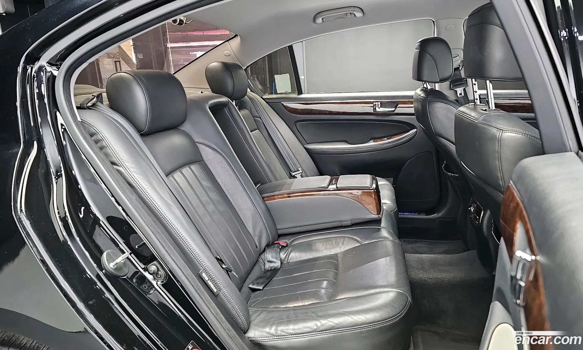 Hyundai Genesis 2010 — 14