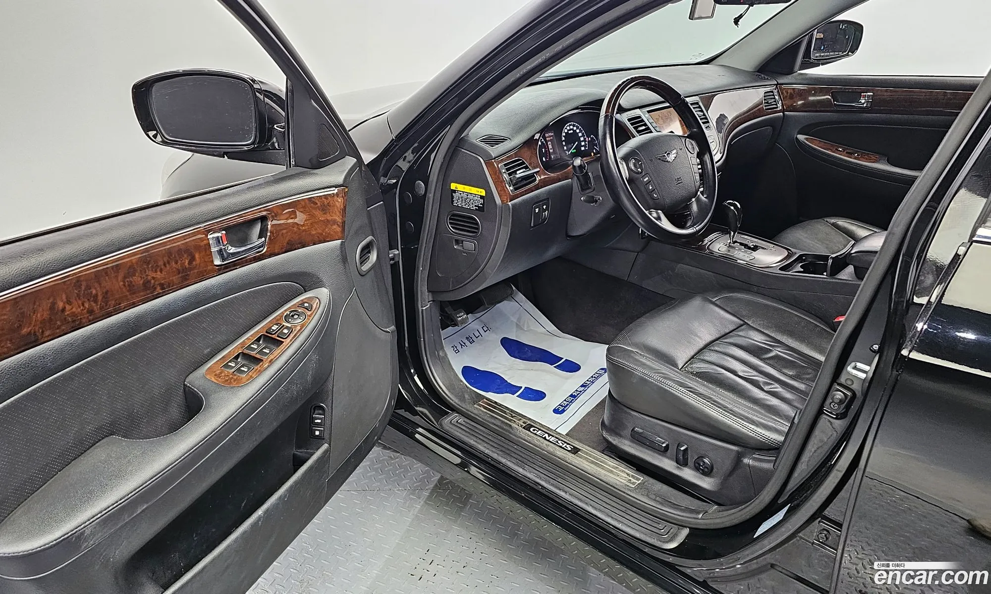Hyundai Genesis 2010 — 10