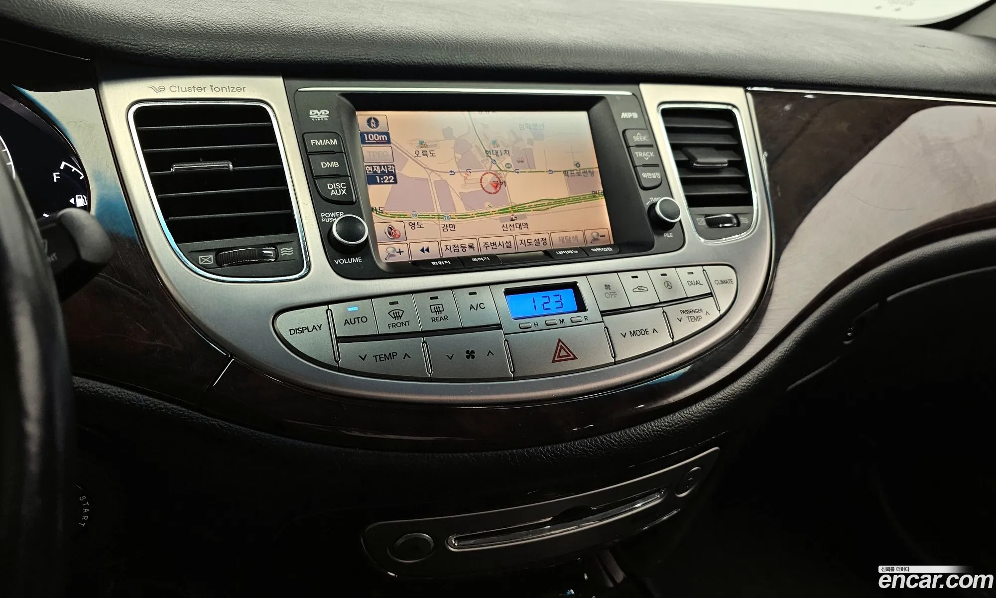 Hyundai Genesis 2010 — 7