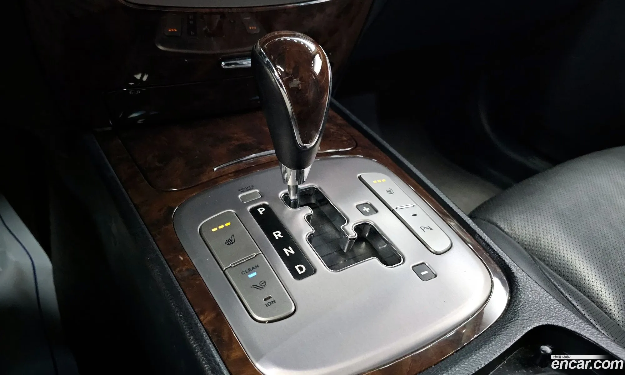 Hyundai Genesis 2010 — 13