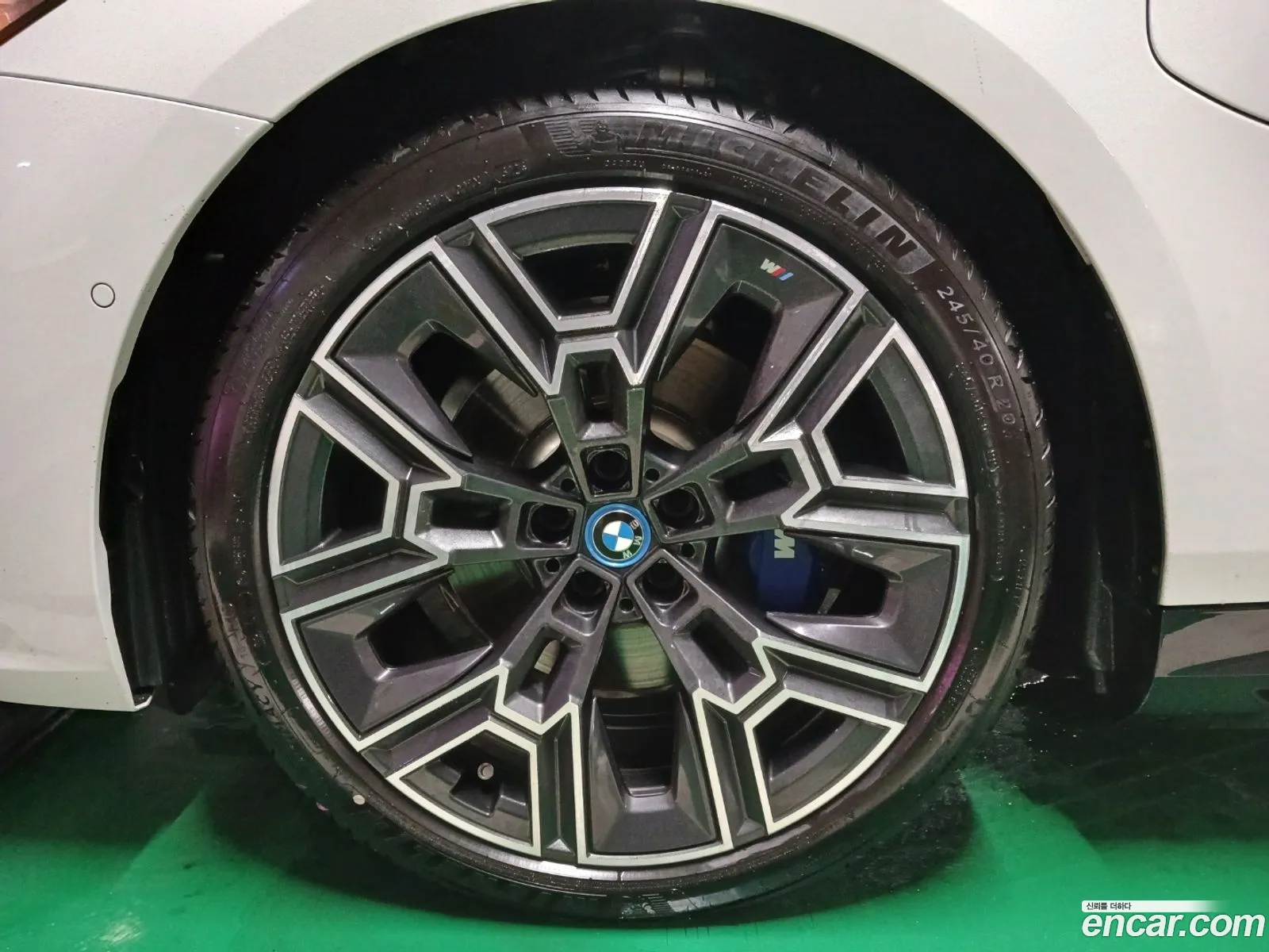 BMW 5 Series 2025 — 12