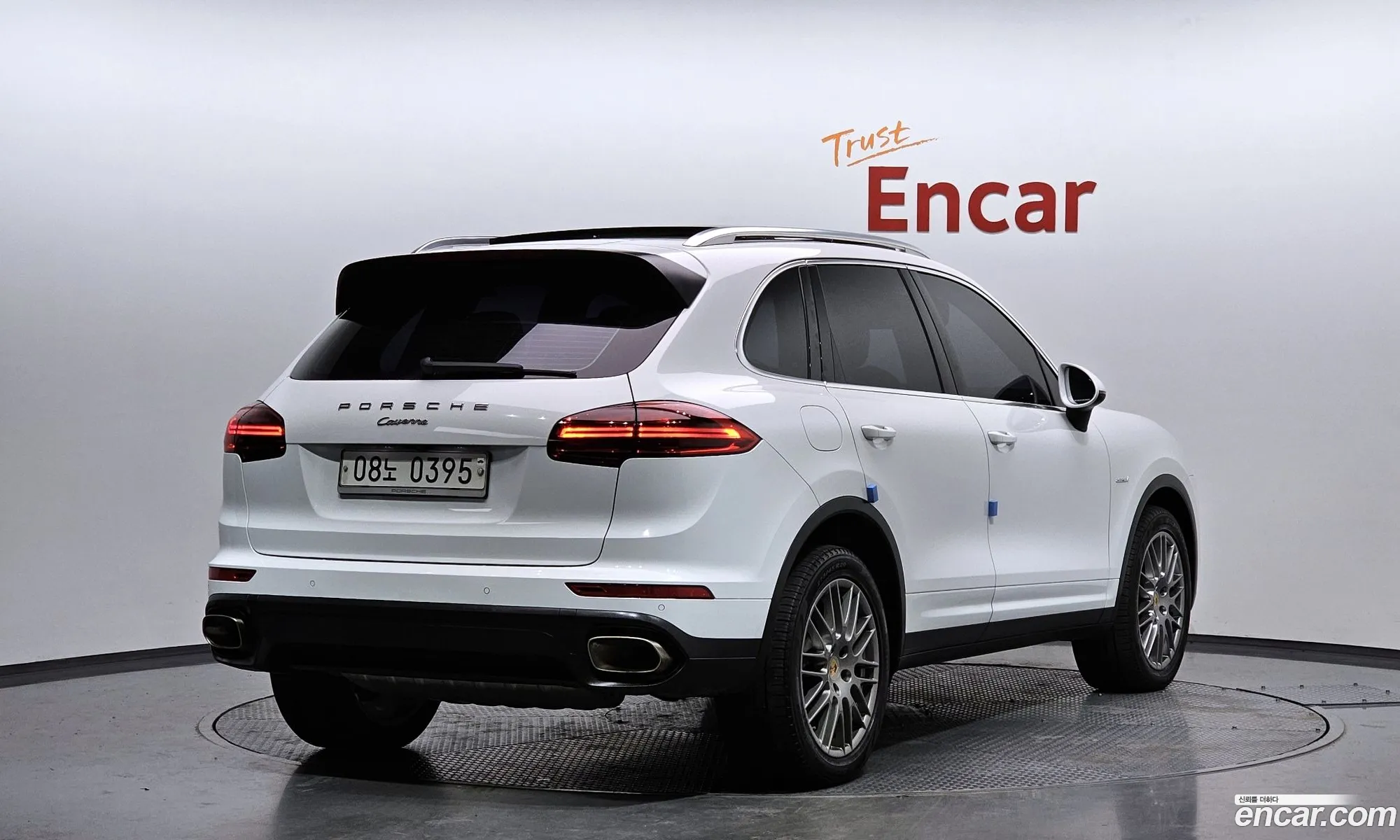 Porsche Cayenne 2016 WP1AF292XGLA46817 — 16