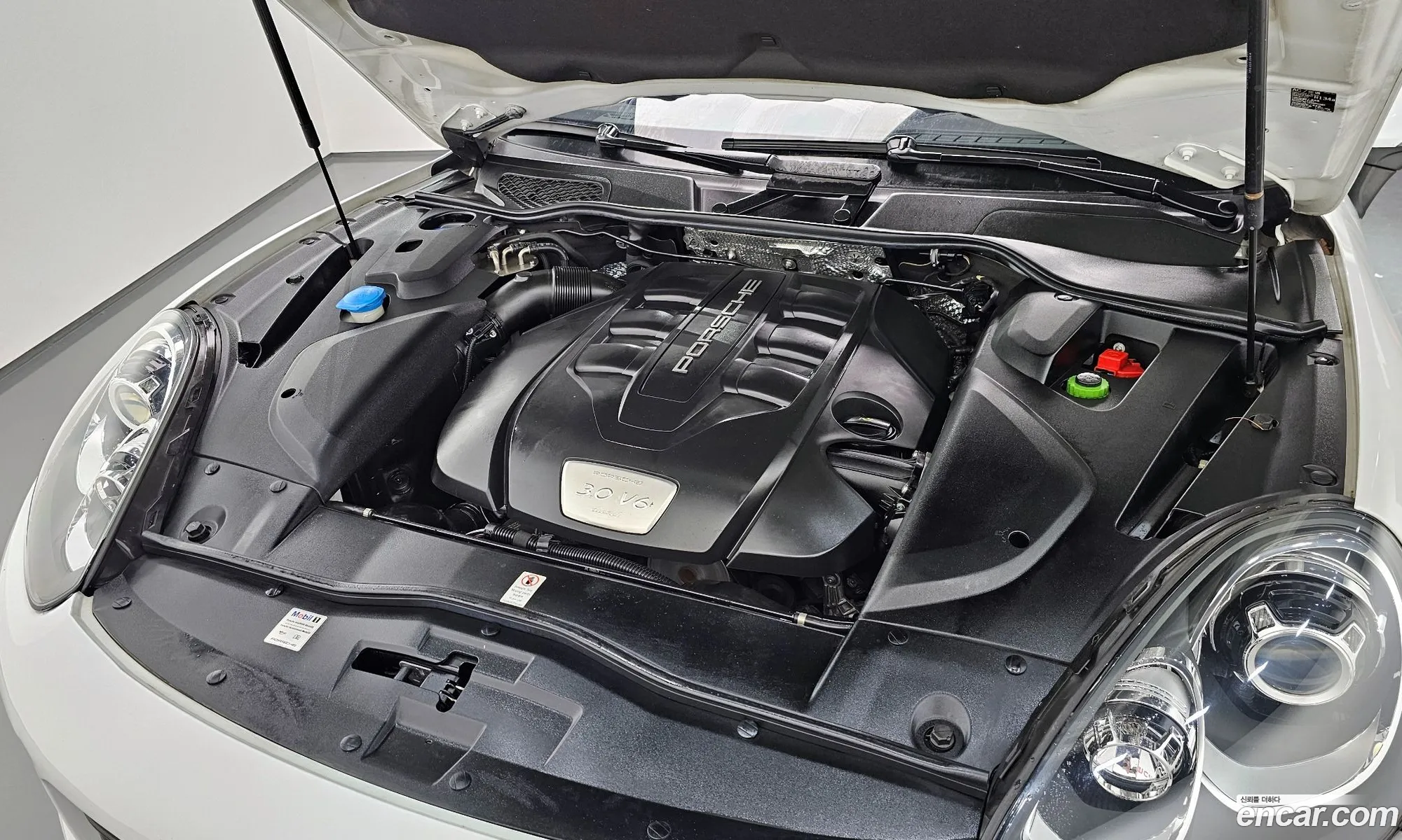 Porsche Cayenne 2016 WP1AF292XGLA46817 — 14