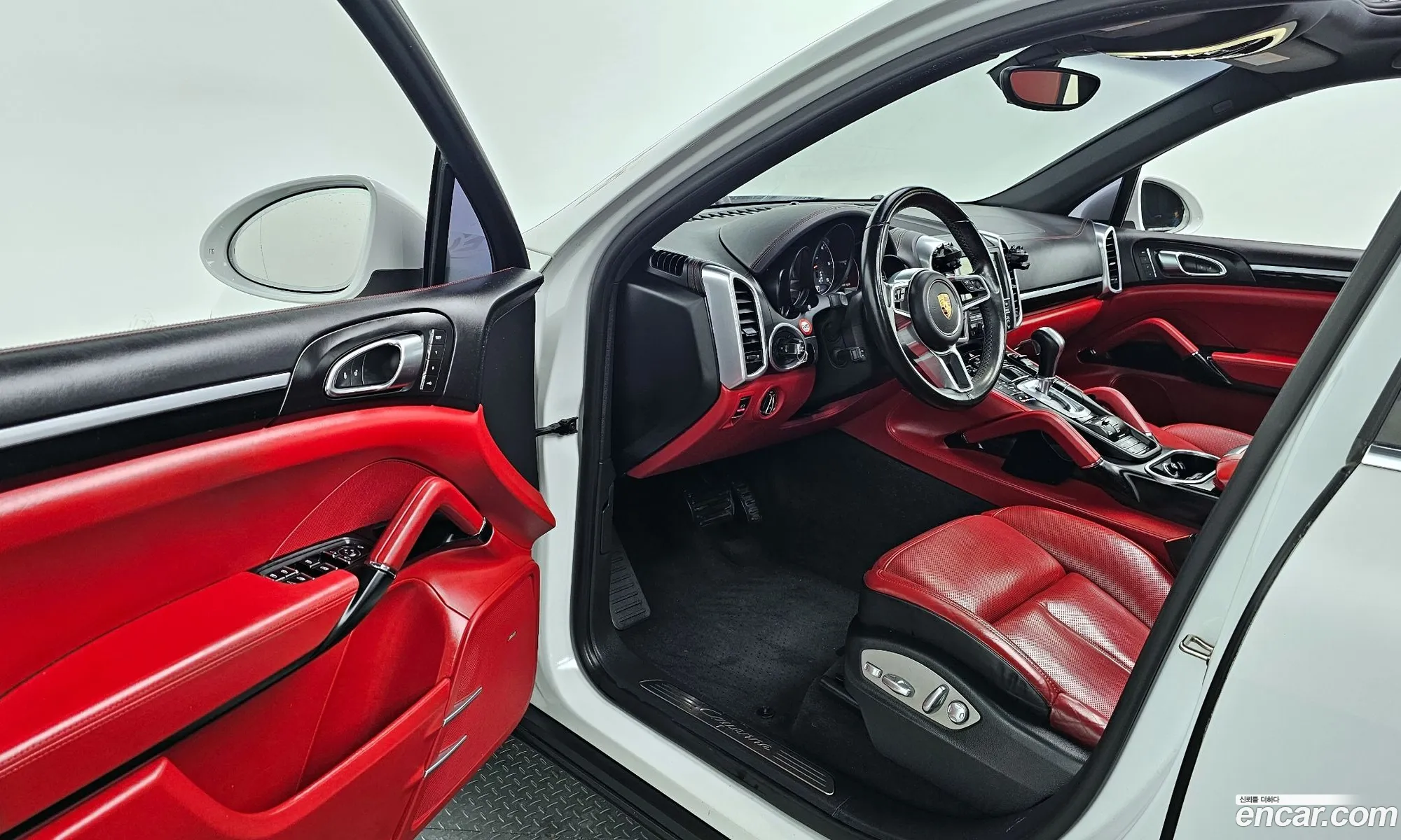 Porsche Cayenne 2016 WP1AF292XGLA46817 — 17