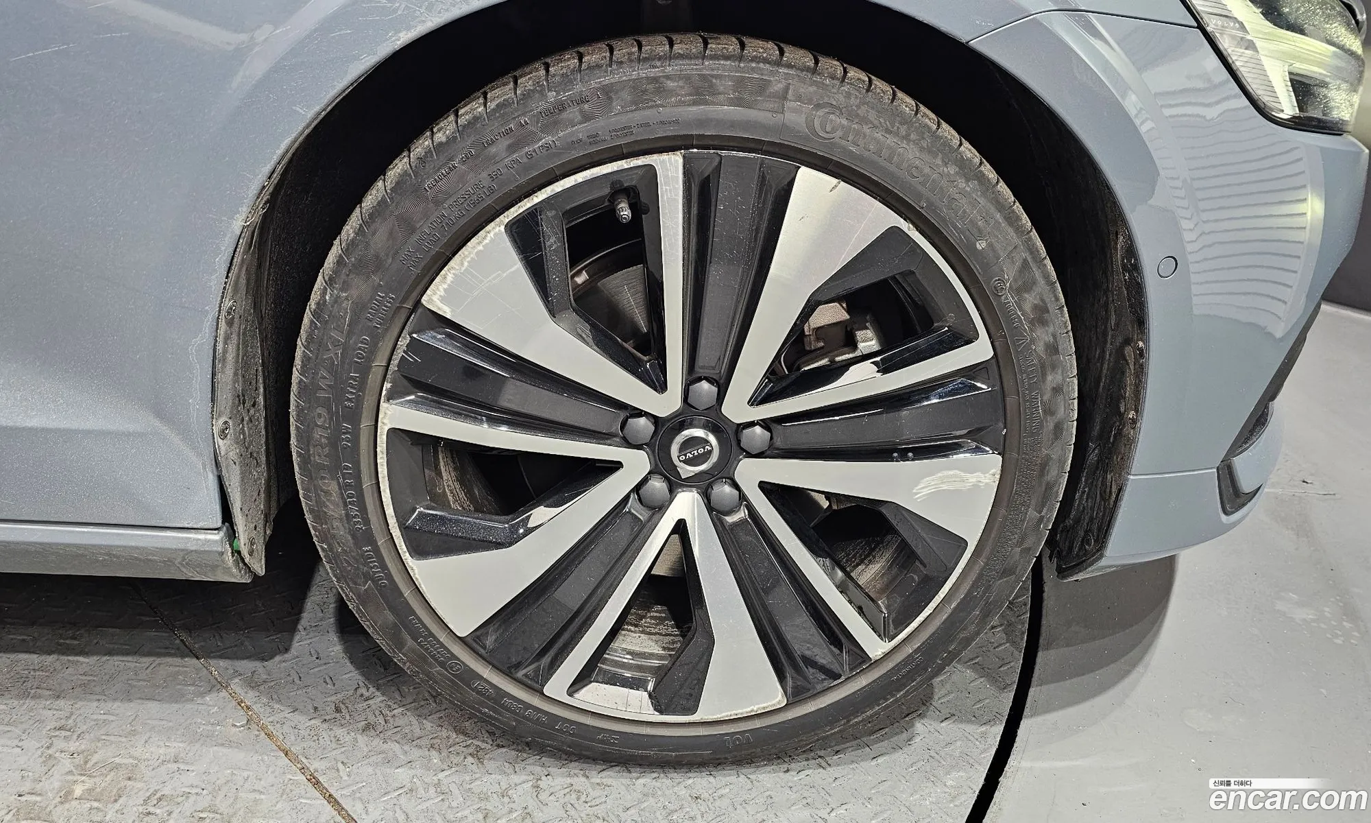 Volvo S60 2023 — 9