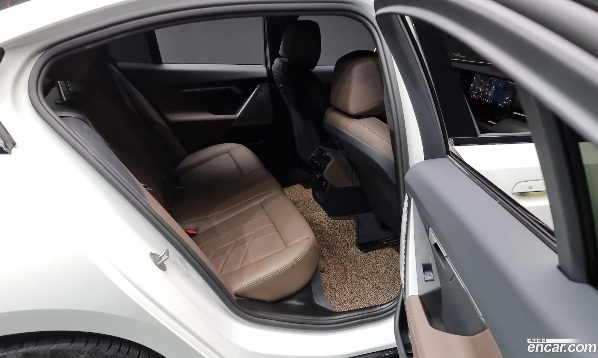 BMW 5 Series 2023 — 19