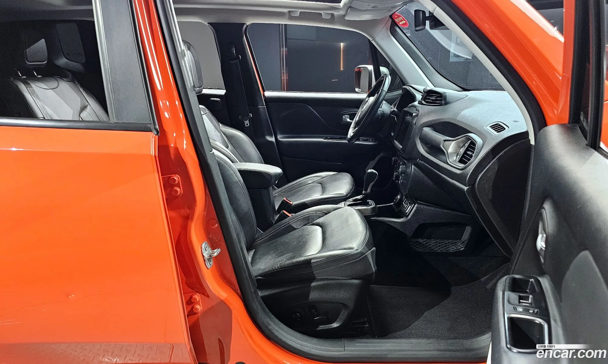 Jeep Renegade 2018 1C4BU0000JPH53509 — 14