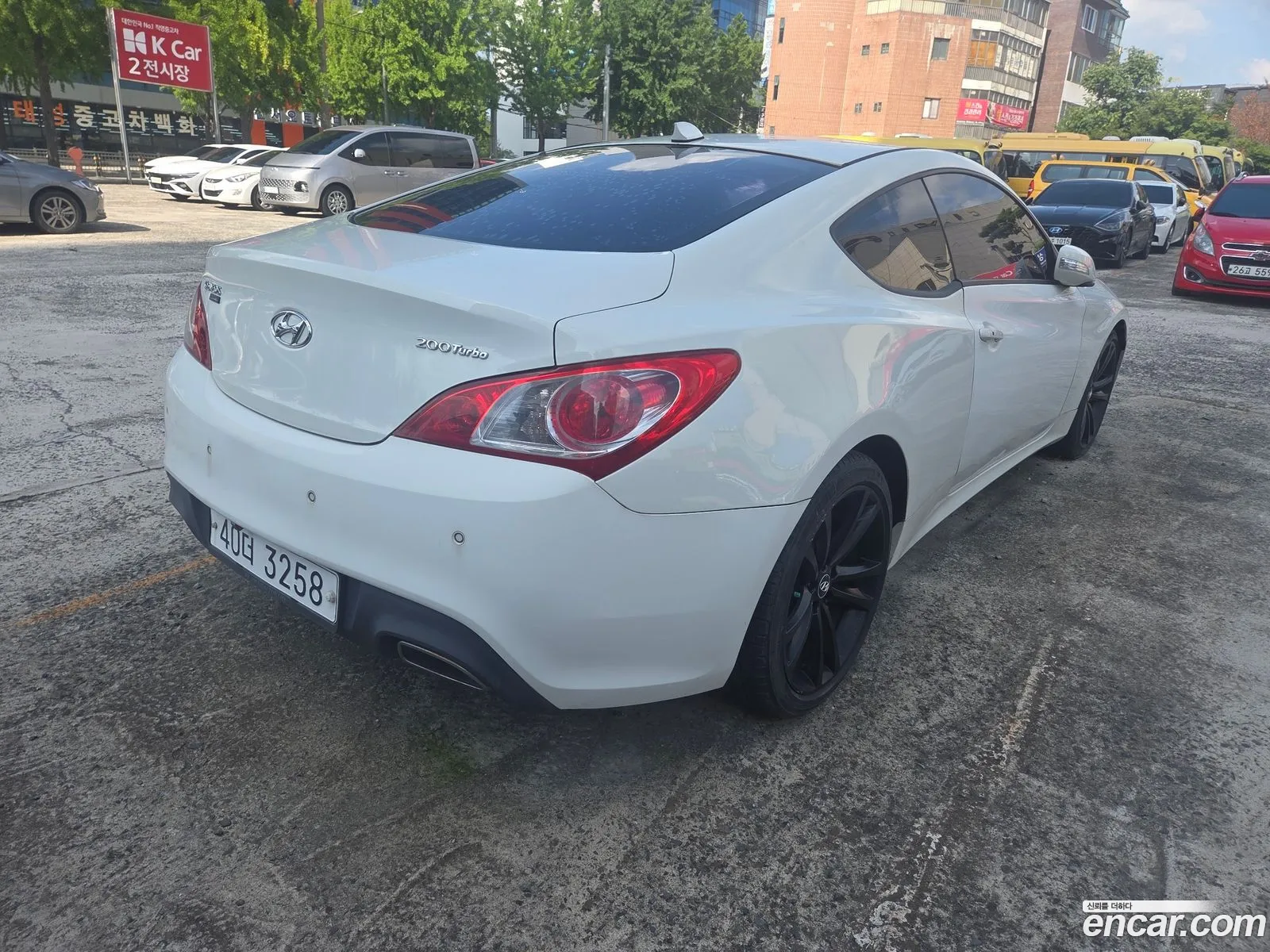 Hyundai Genesis Coupe 2011 — 12