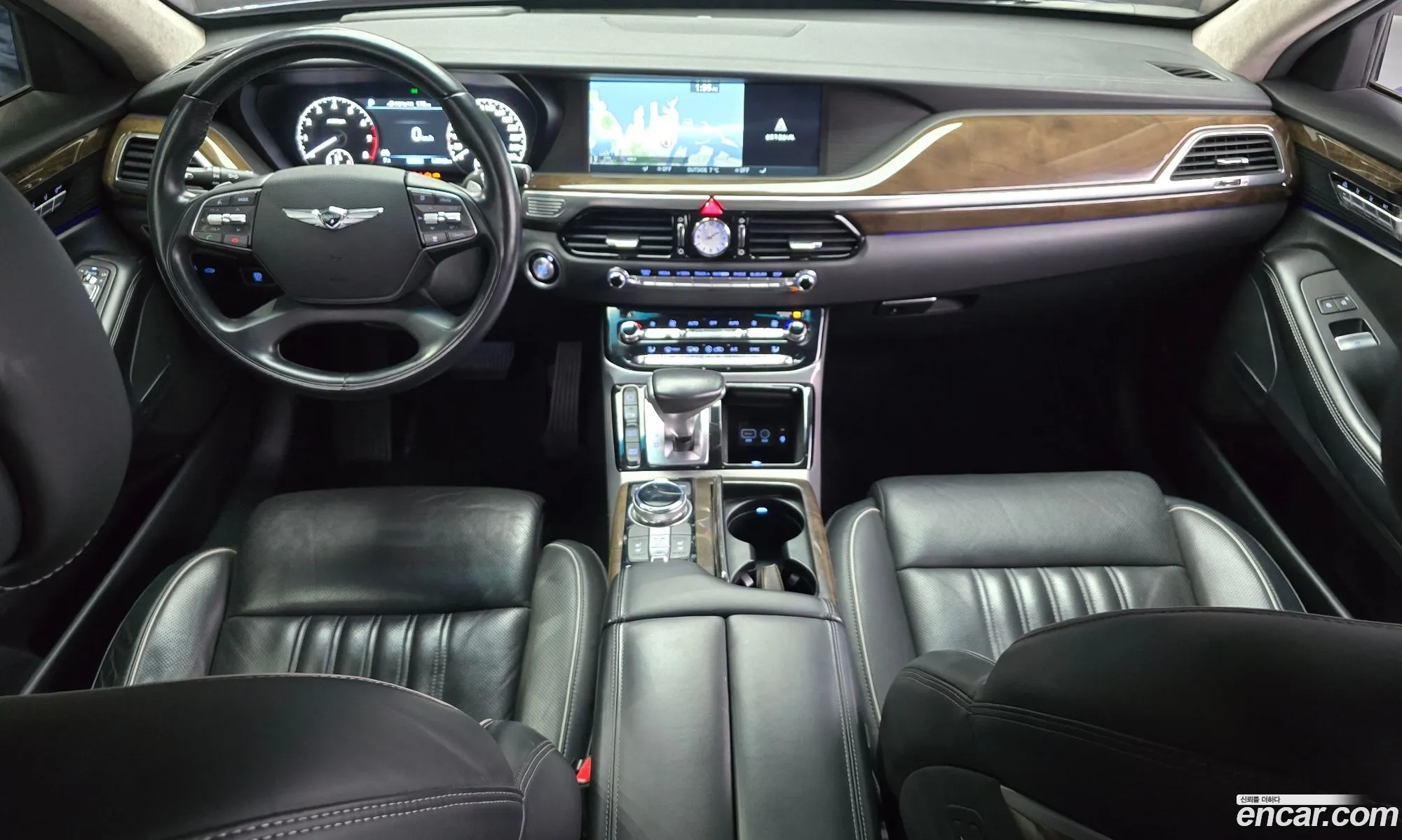 Genesis EQ900 2016 — 6