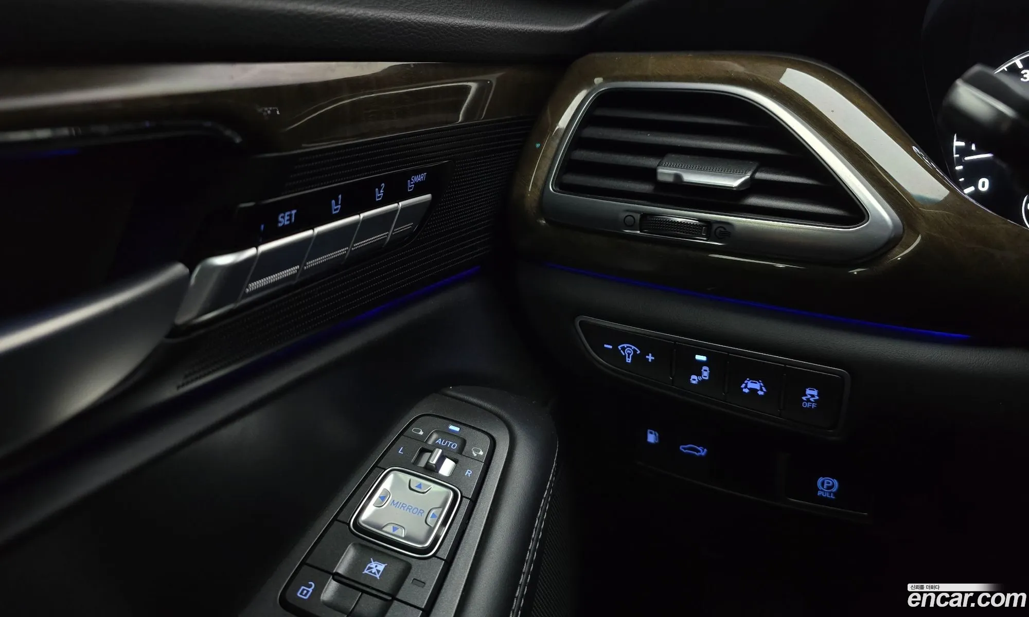 Genesis EQ900 2016 — 11