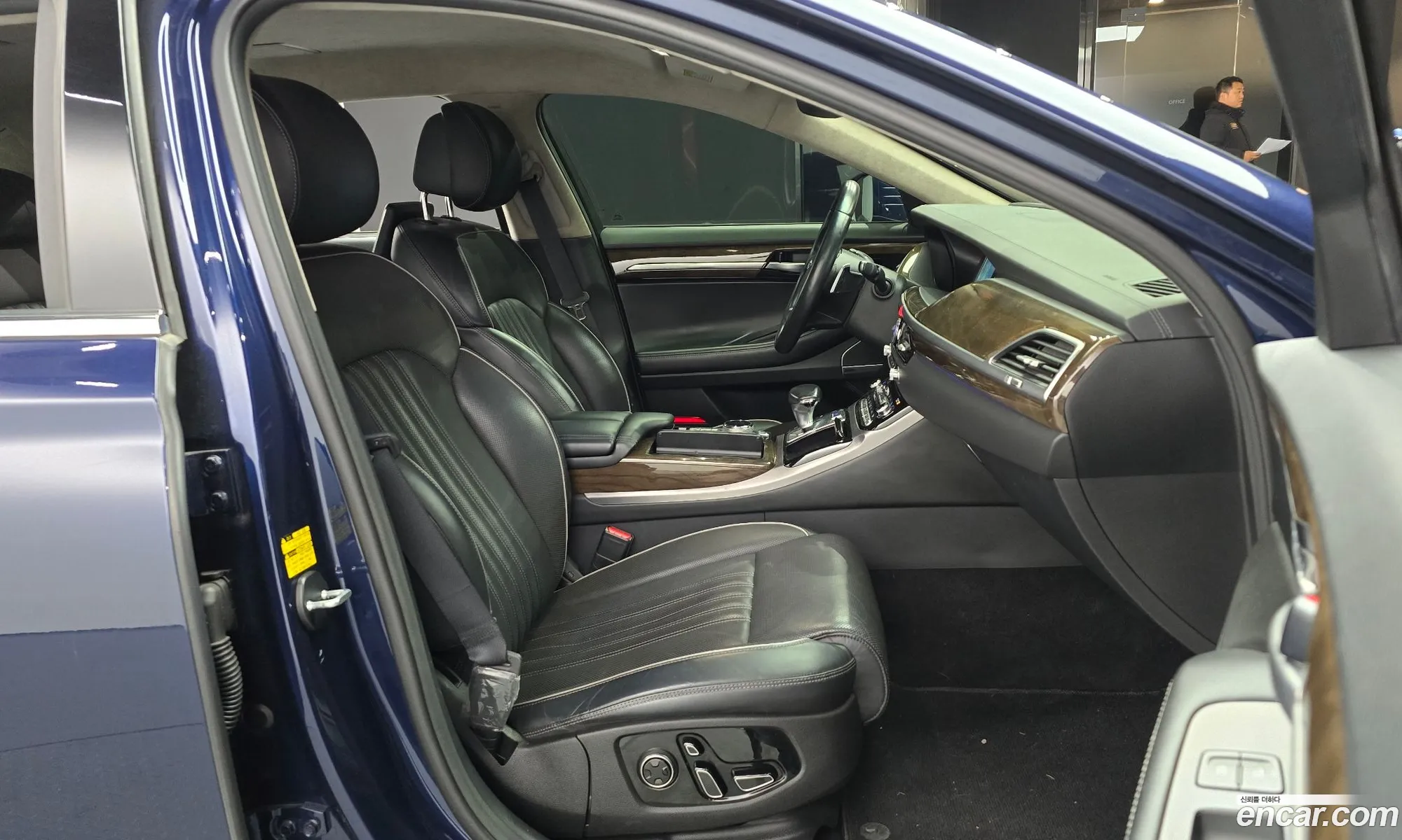 Genesis EQ900 2016 — 7