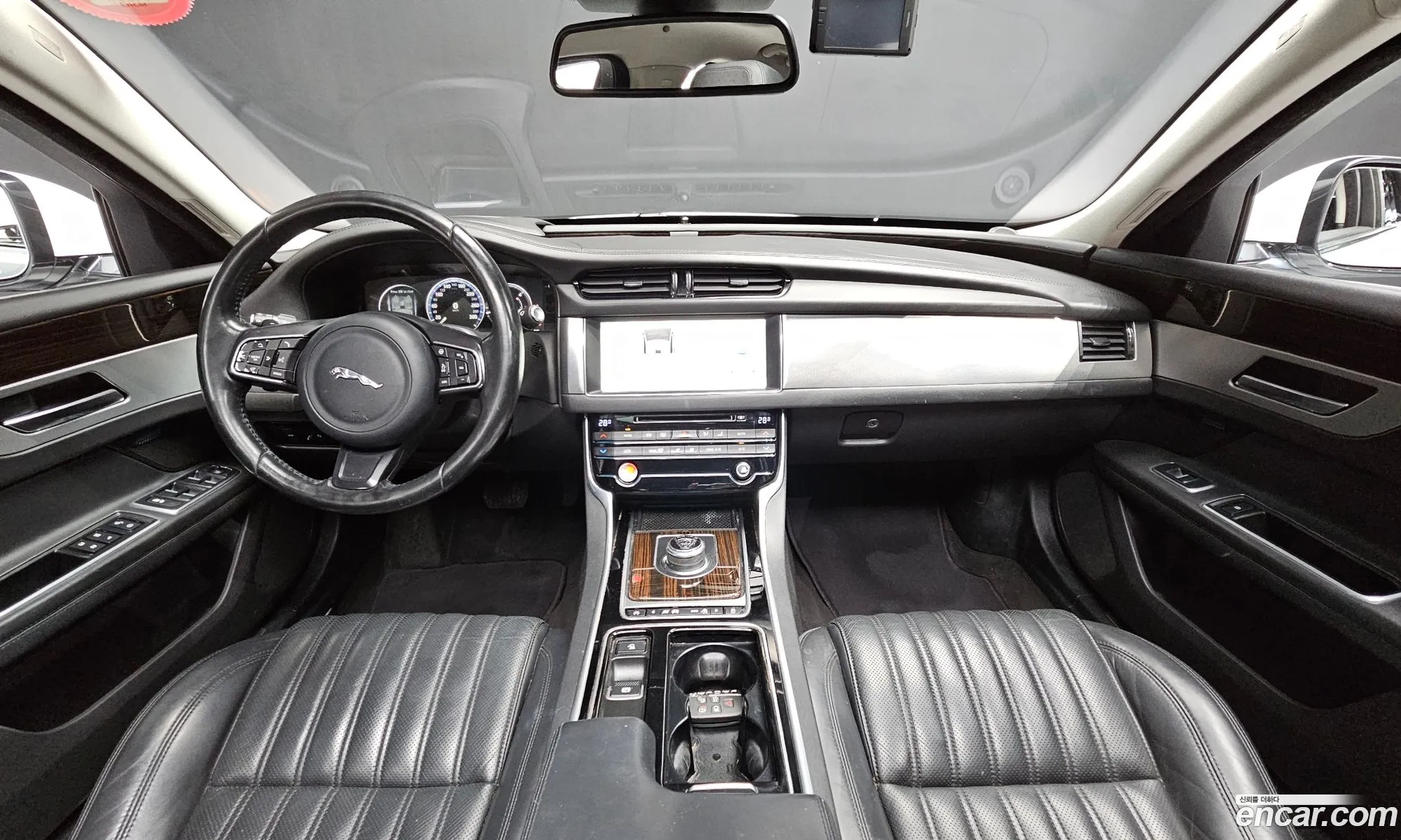 Jaguar XF 2016 SAJBB4BN1HCY35250 — 18