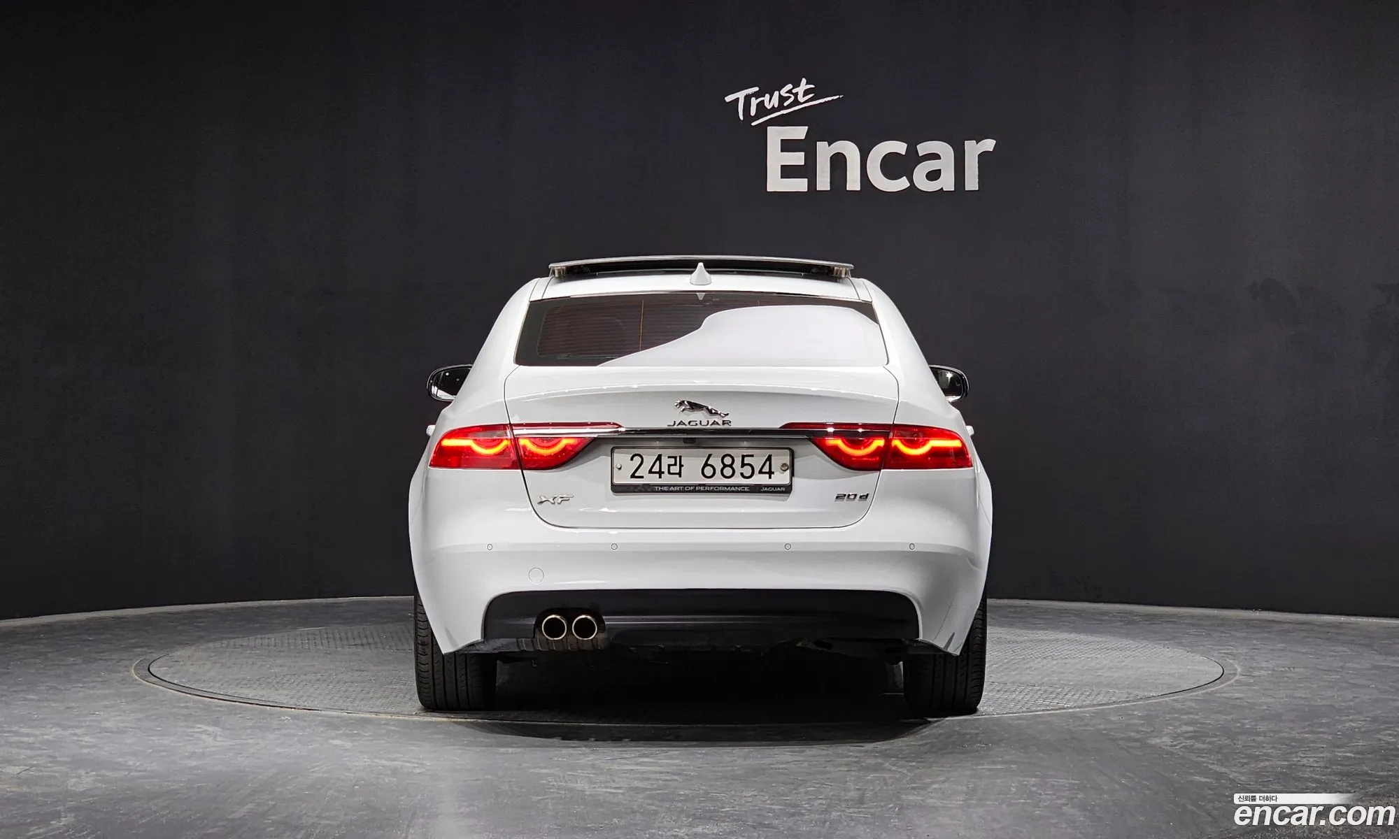 Jaguar XF 2016 SAJBB4BN1HCY35250 — 2