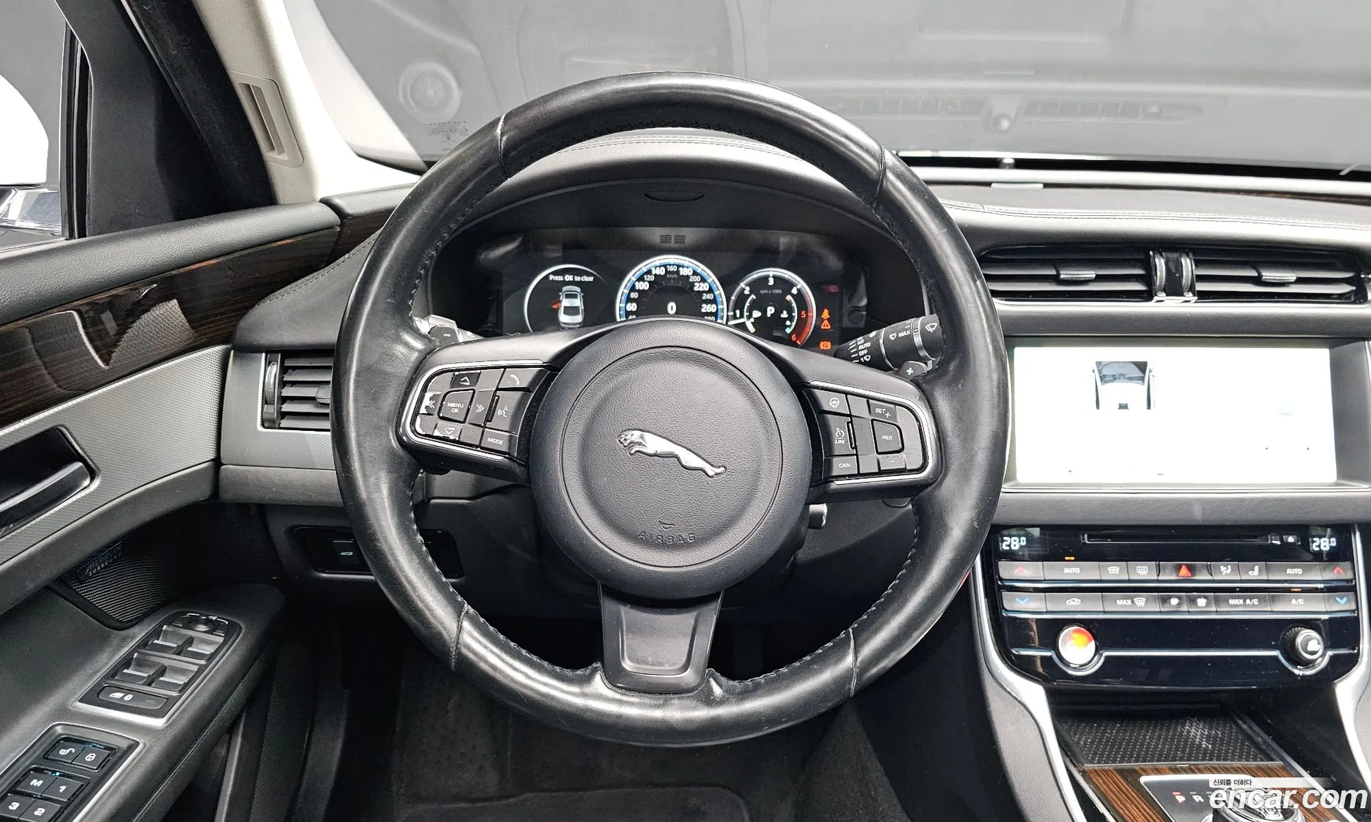 Jaguar XF 2016 SAJBB4BN1HCY35250 — 11
