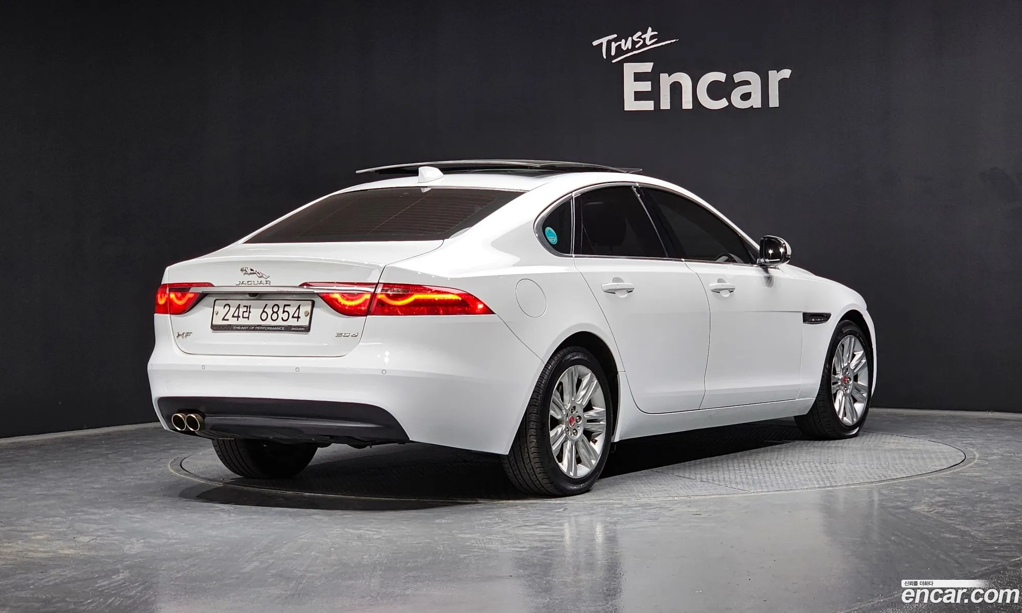 Jaguar XF 2016 SAJBB4BN1HCY35250 — 5
