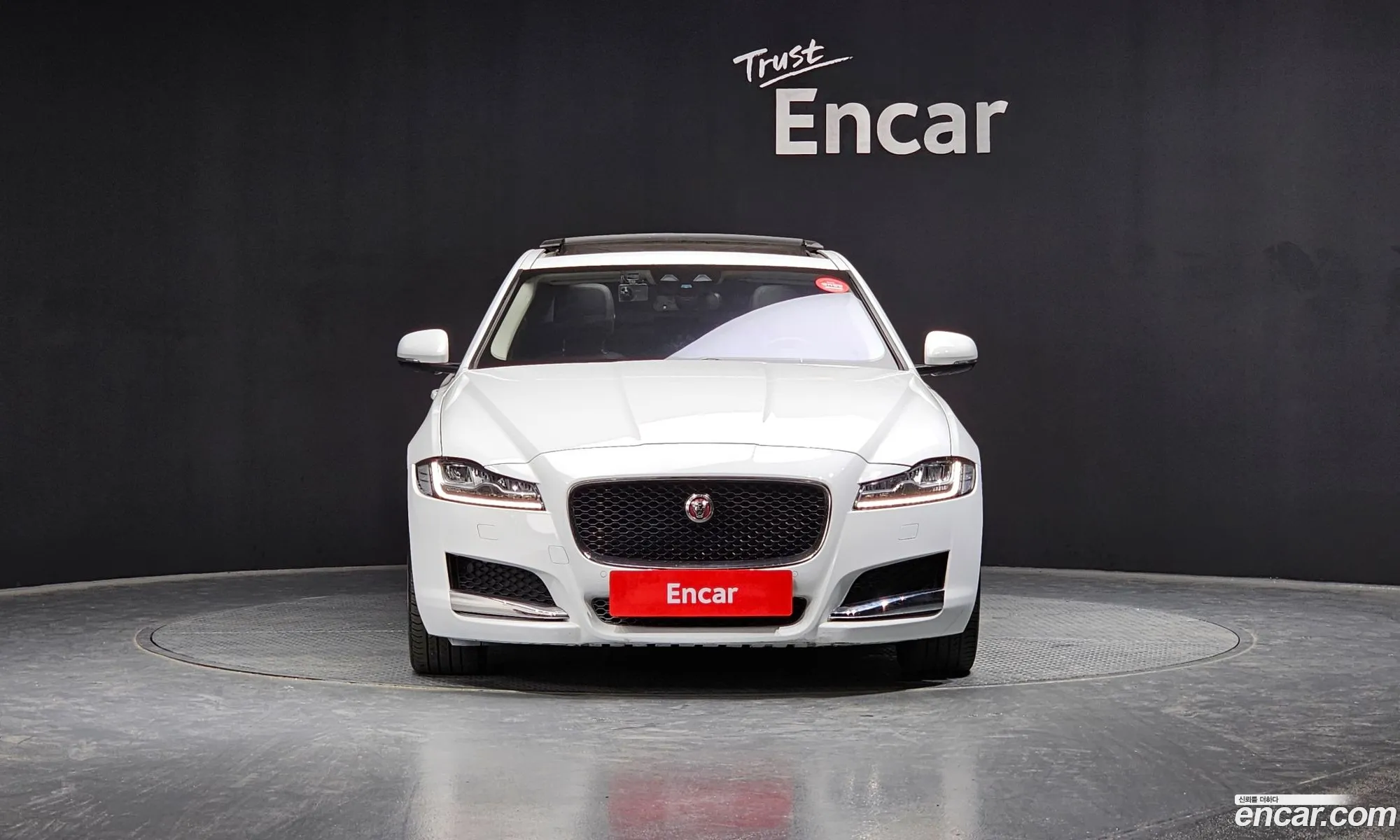 Jaguar XF 2016 SAJBB4BN1HCY35250 — 3