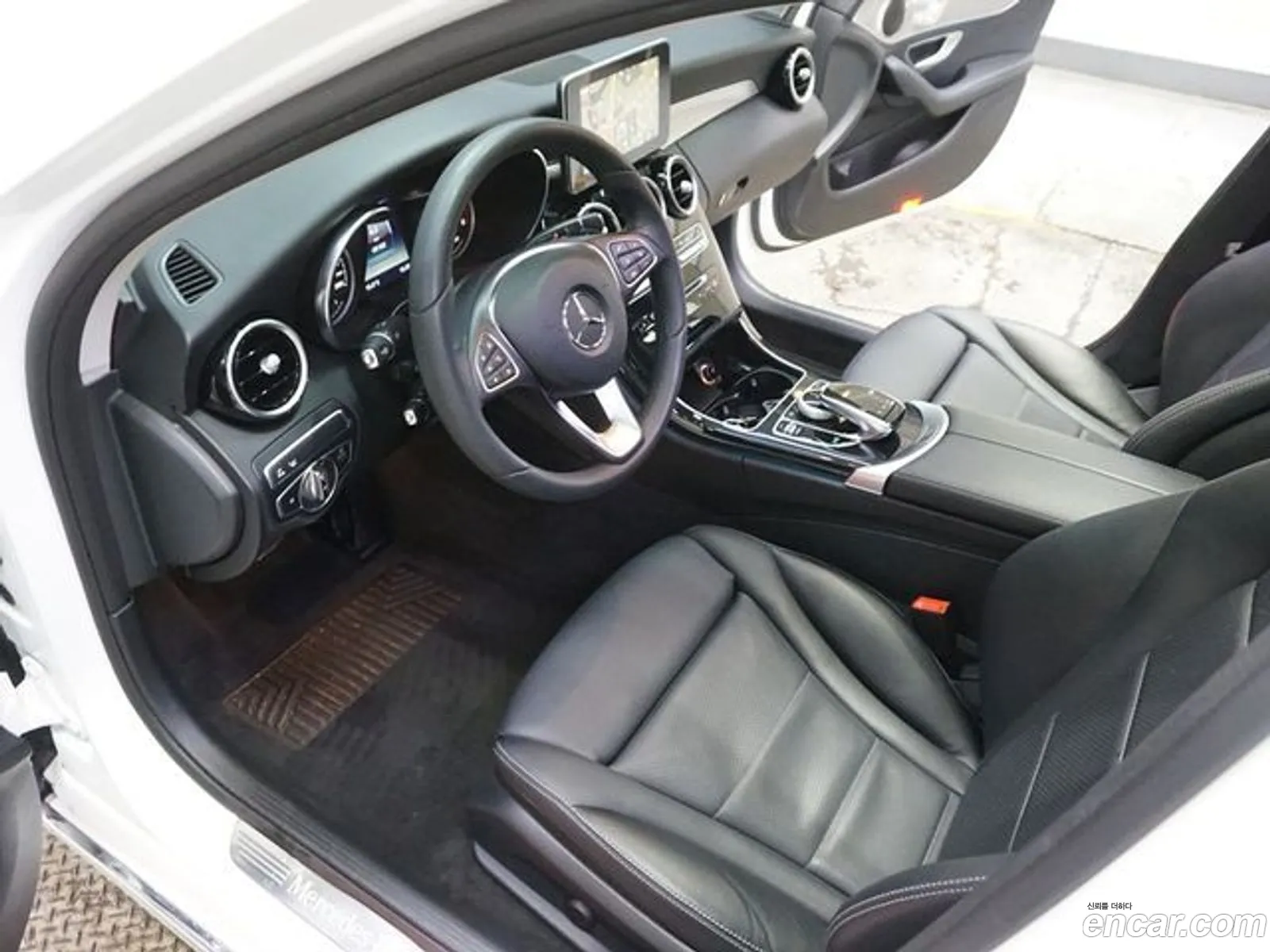 Mercedes-Benz C-Class W205 2018 — 17