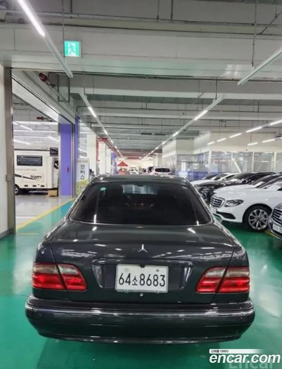Mercedes-Benz E-Class W210 2001 — 12